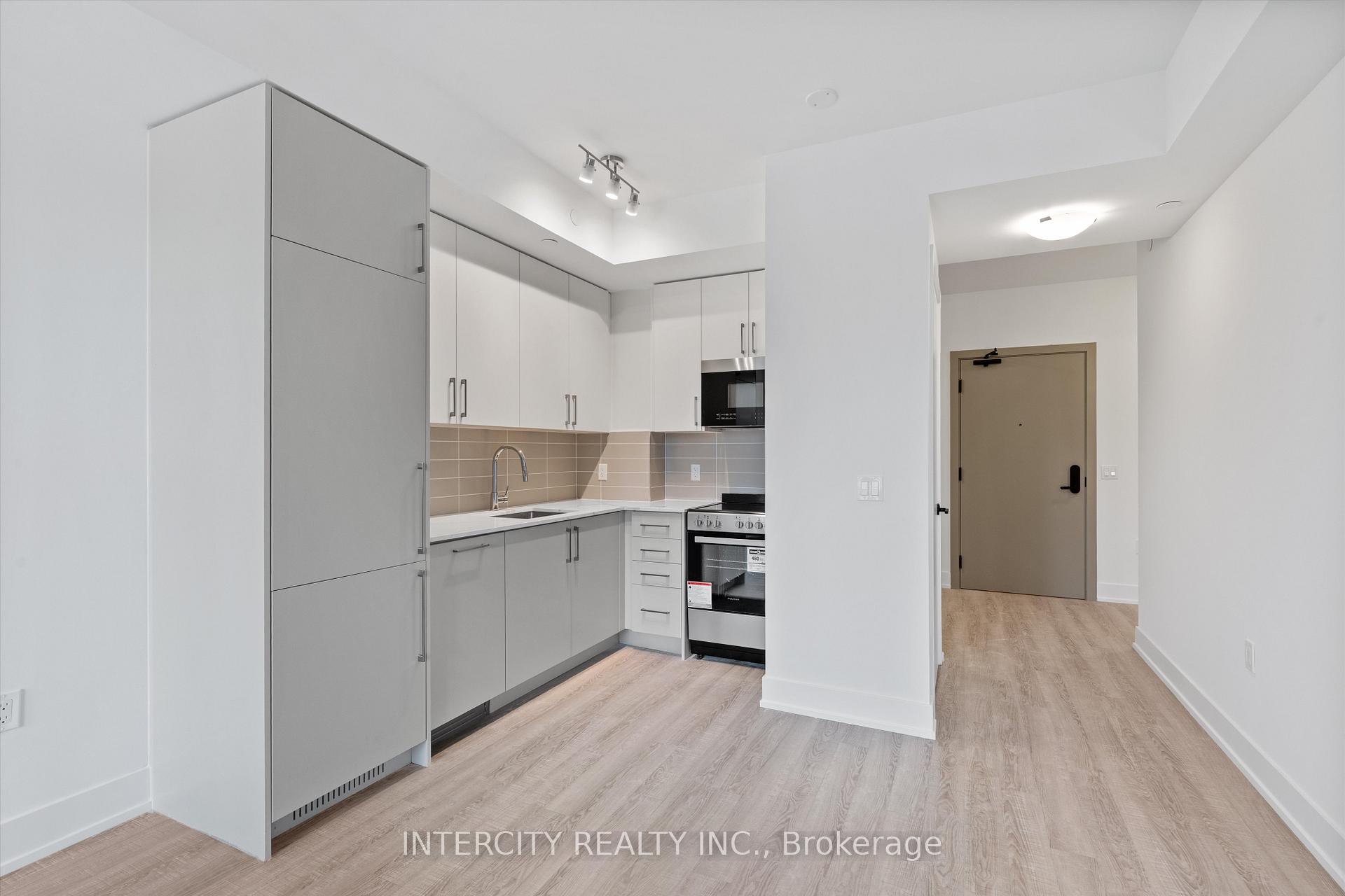 Photo 5 of Unit 328, 2075 King Road, King, King City — HOMEH