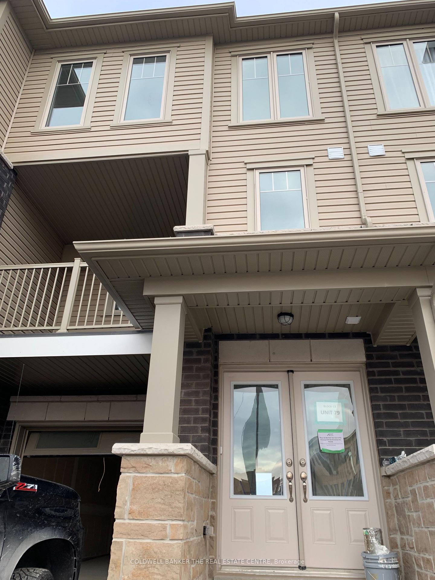 Front of 94 Ambereen Place