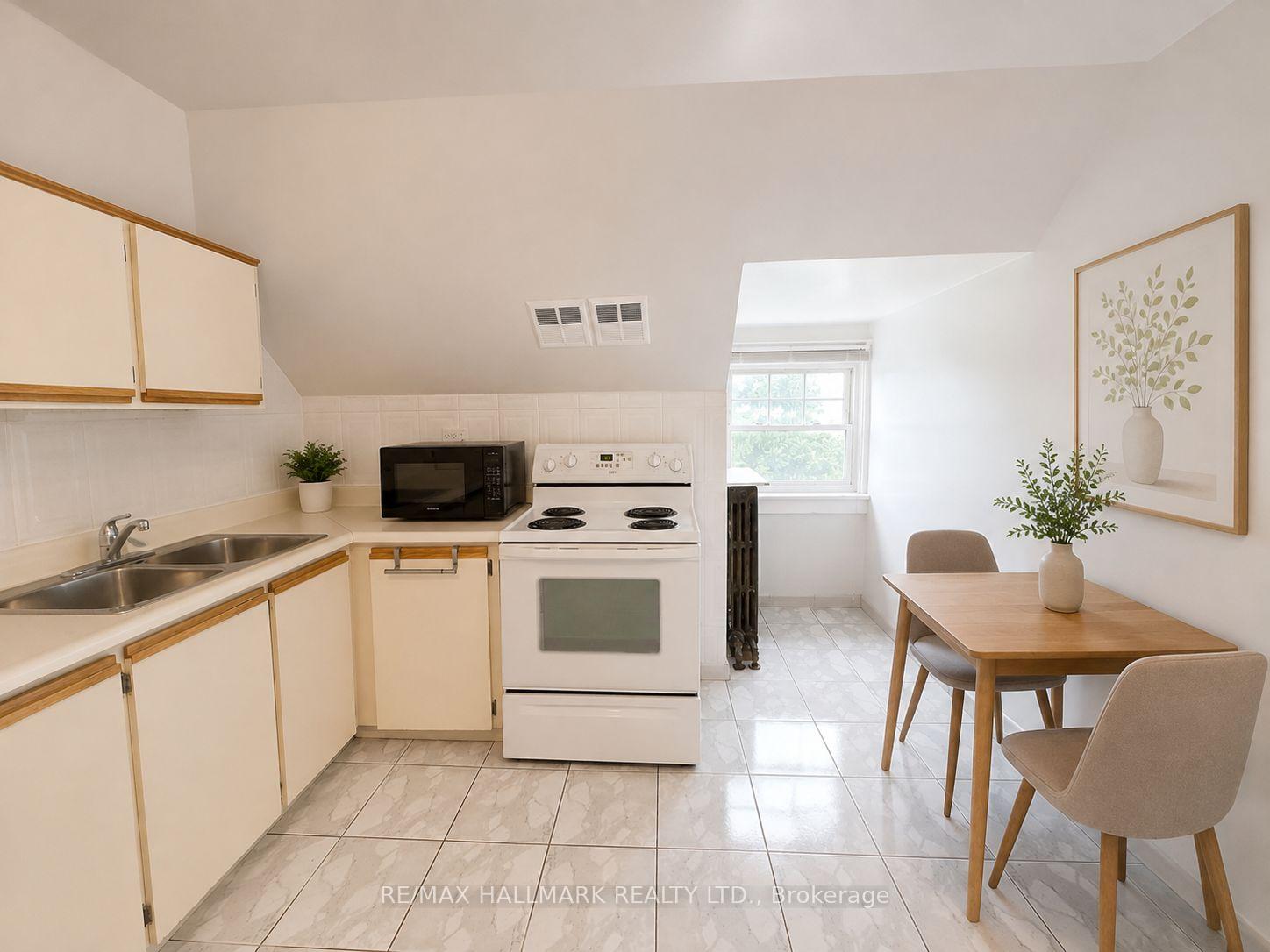 Photo 12 of Unit Apt 3, 338 Vaughan Road, Toronto, Humewood-Cedarvale — HOMEH