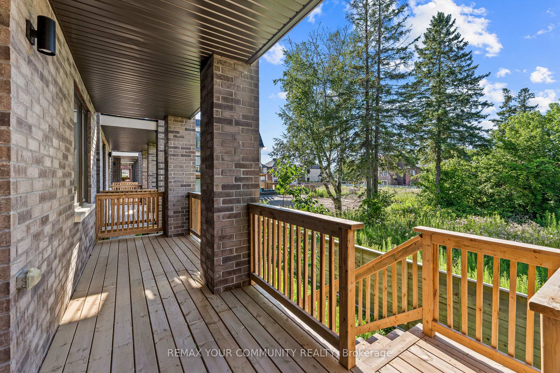 Photo 10 of 42 Globemaster Lane, Richmond Hill, Oak Ridges — HOMEH