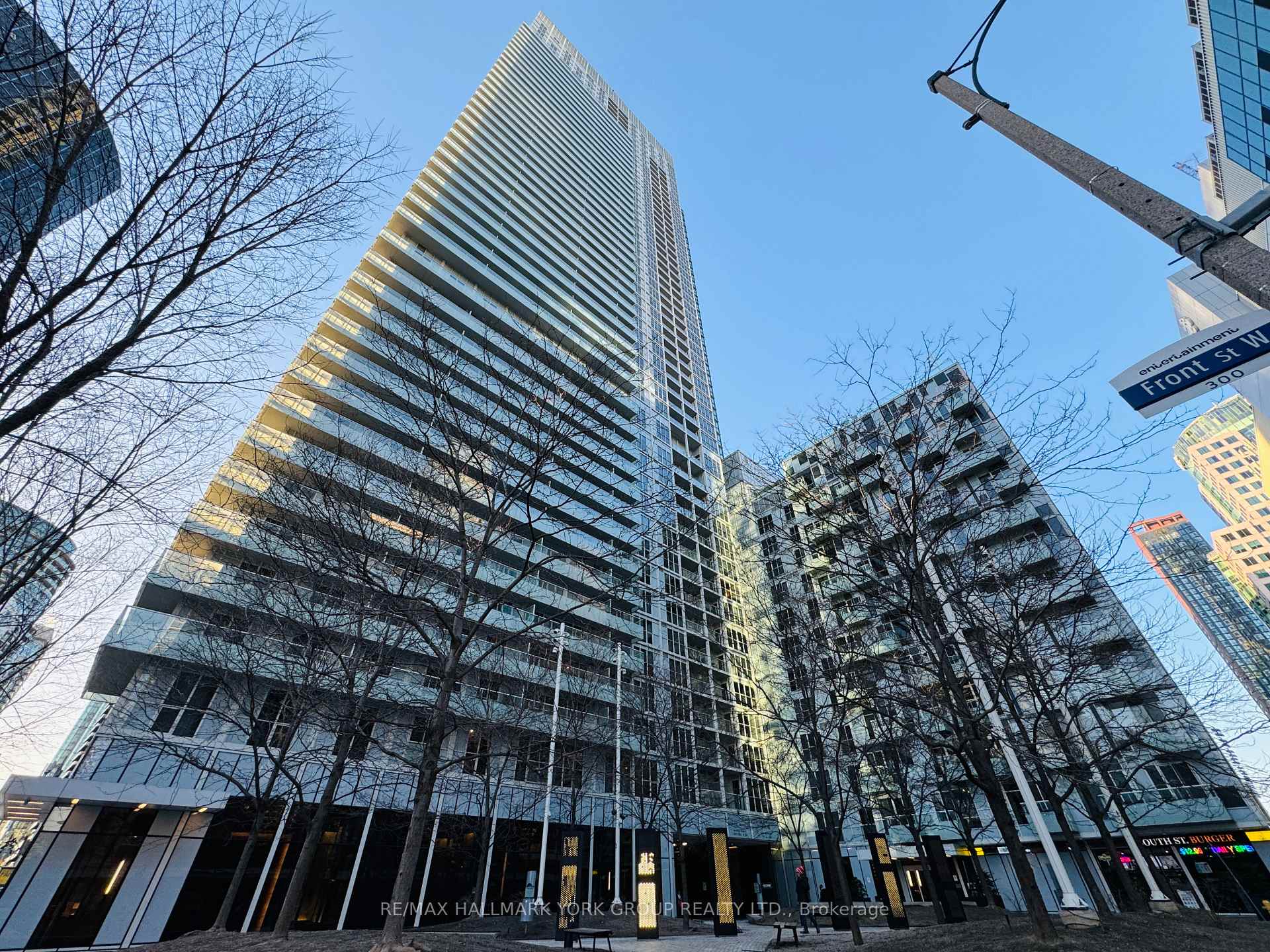 Photo 4 of Unit 3507, 300 Front Street W, Toronto, Waterfront Communities — HOMEH