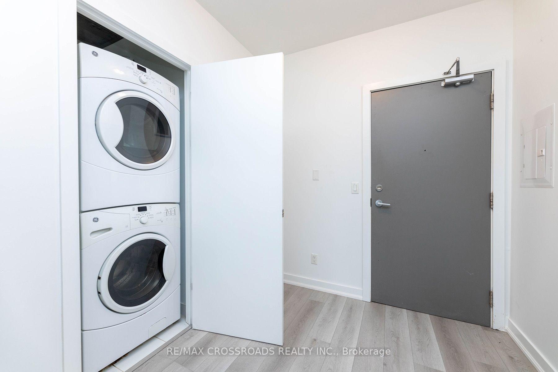 Photo 2 of Unit 607, 169 Fort York Boulevard, Toronto, Niagara — HOMEH