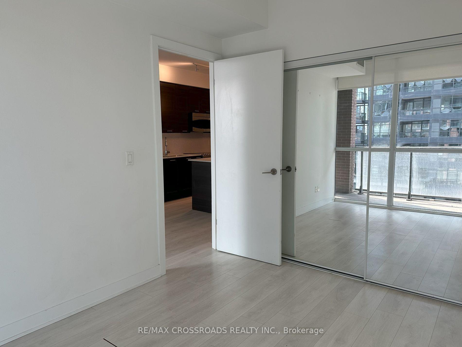 Photo 5 of Unit 607, 169 Fort York Boulevard, Toronto, Niagara — HOMEH