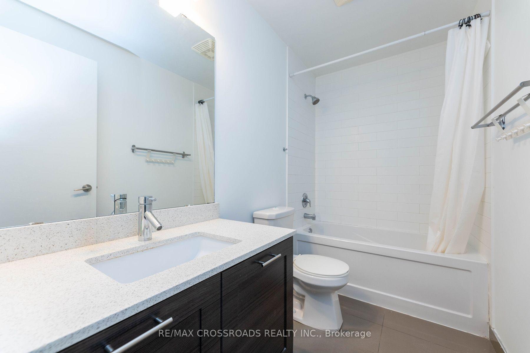 Photo 6 of Unit 607, 169 Fort York Boulevard, Toronto, Niagara — HOMEH