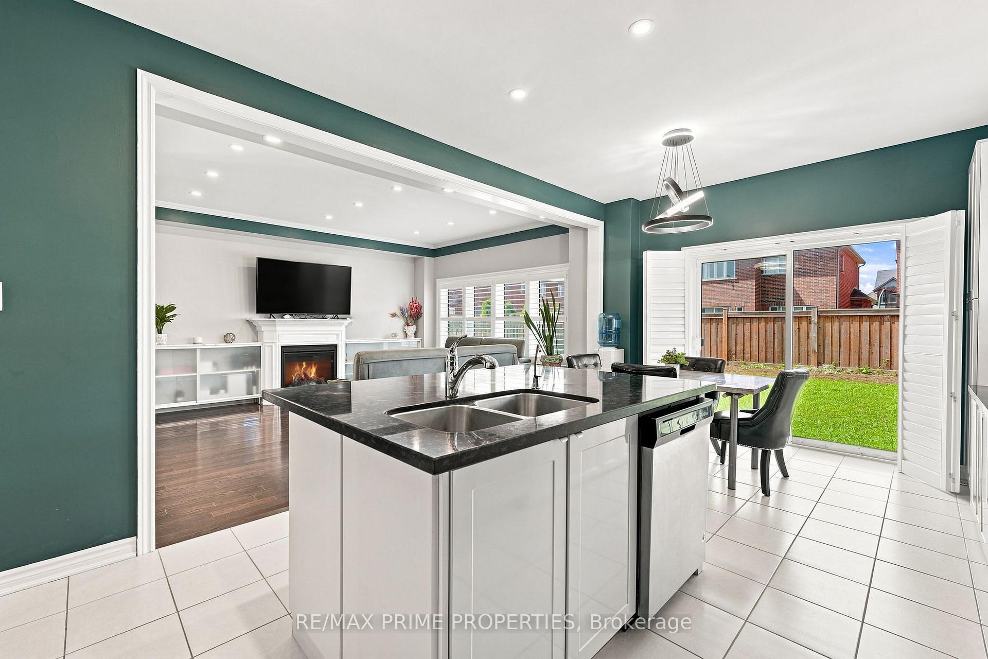 Photo 8 of 1469 Farrow Crescent, Innisfil, Rural Innisfil — HOMEH