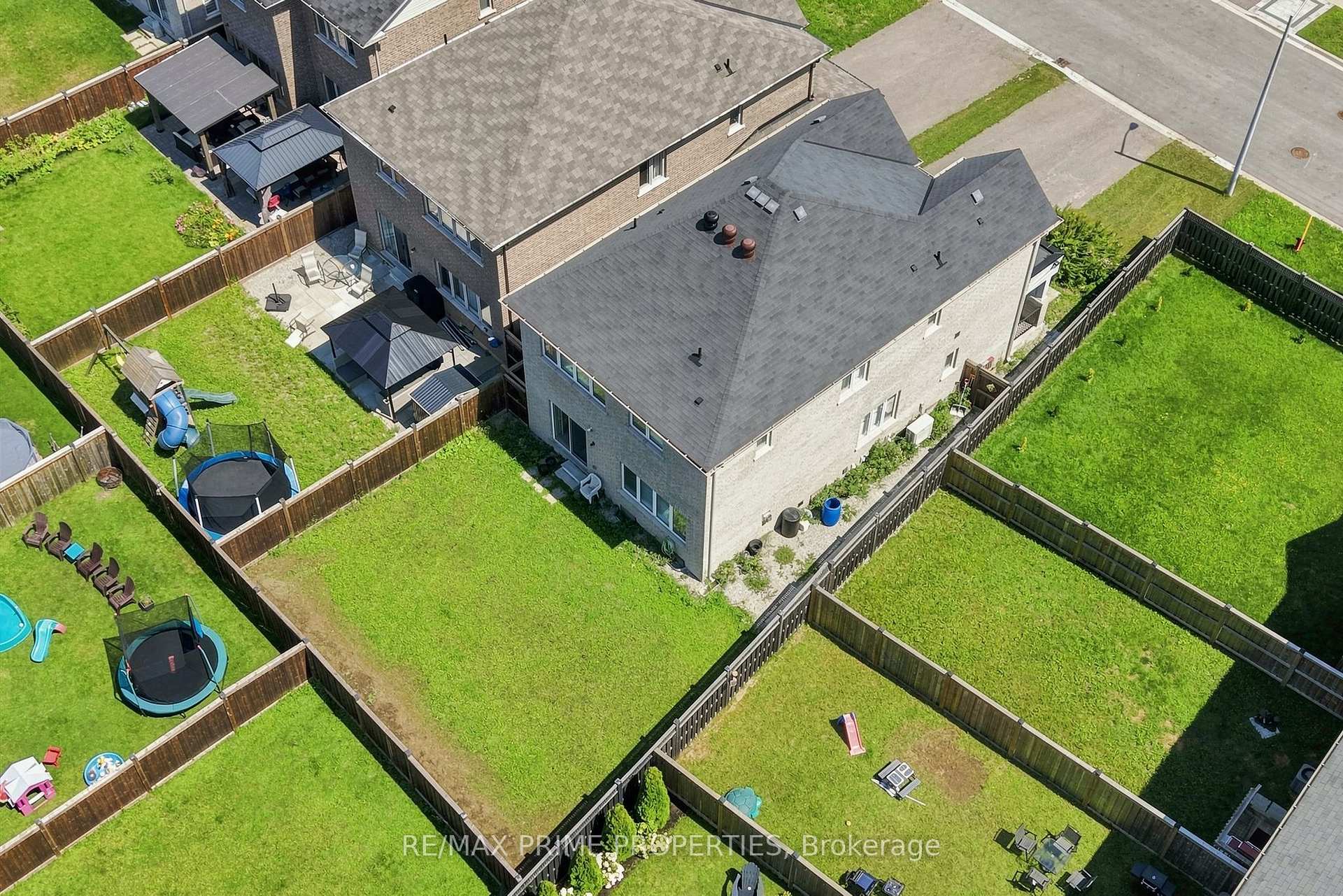 Photo 34 of 1469 Farrow Crescent, Innisfil, Rural Innisfil — HOMEH