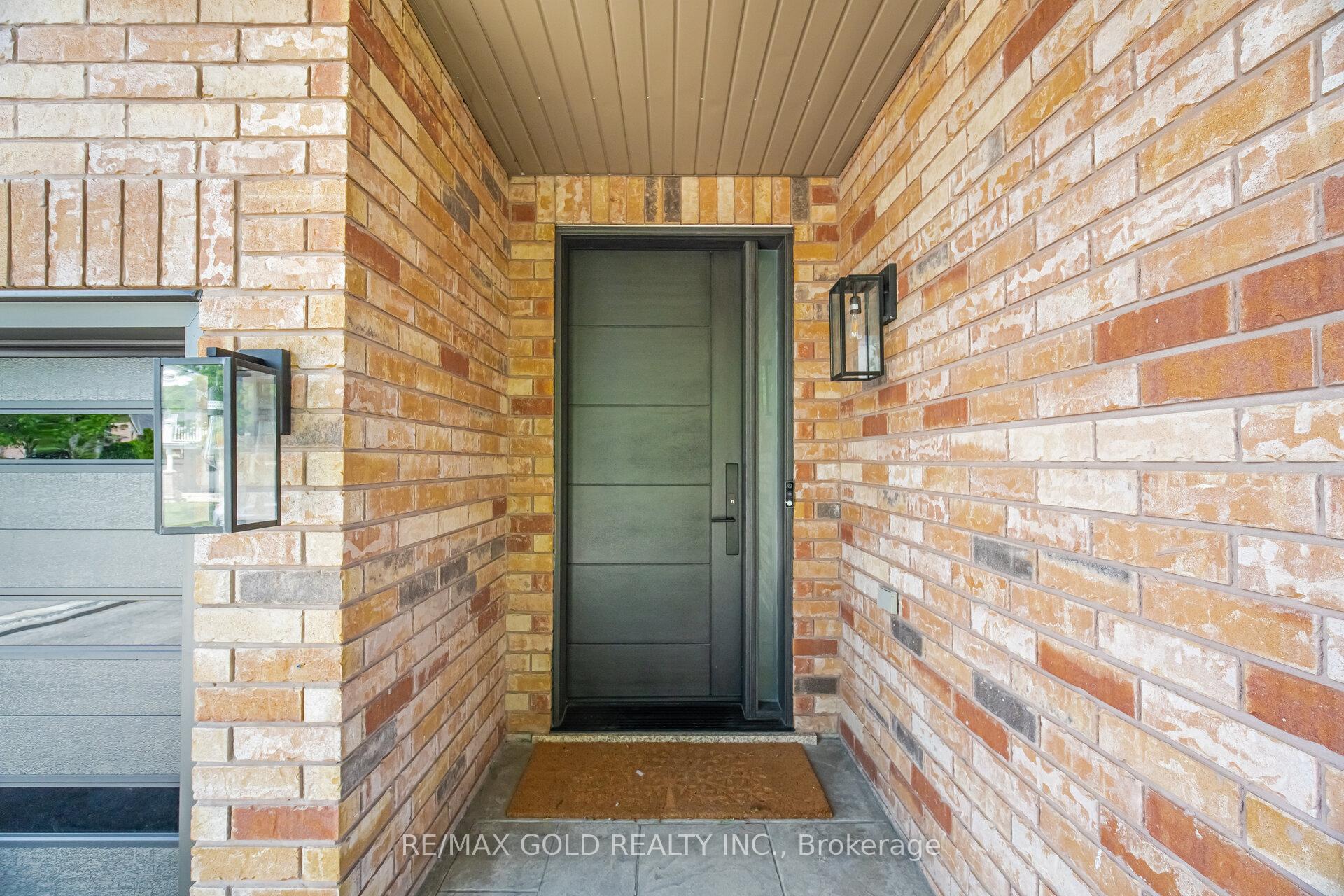 Photo 7 of 13 Alboreto Way, Brampton, Credit Valley — HOMEH