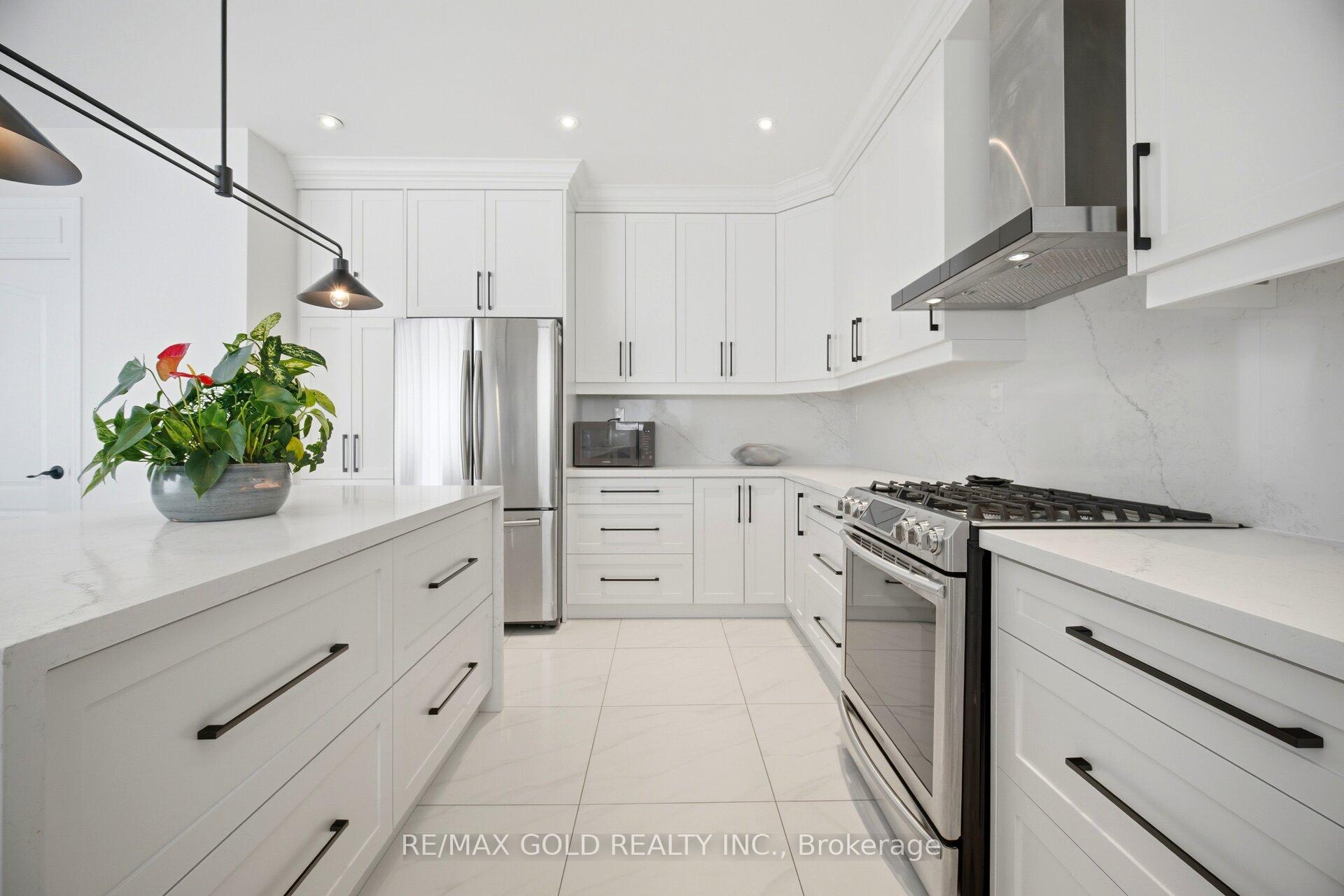 Photo 25 of 13 Alboreto Way, Brampton, Credit Valley — HOMEH