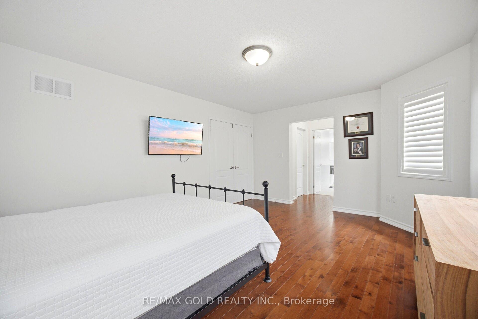 Photo 33 of 13 Alboreto Way, Brampton, Credit Valley — HOMEH