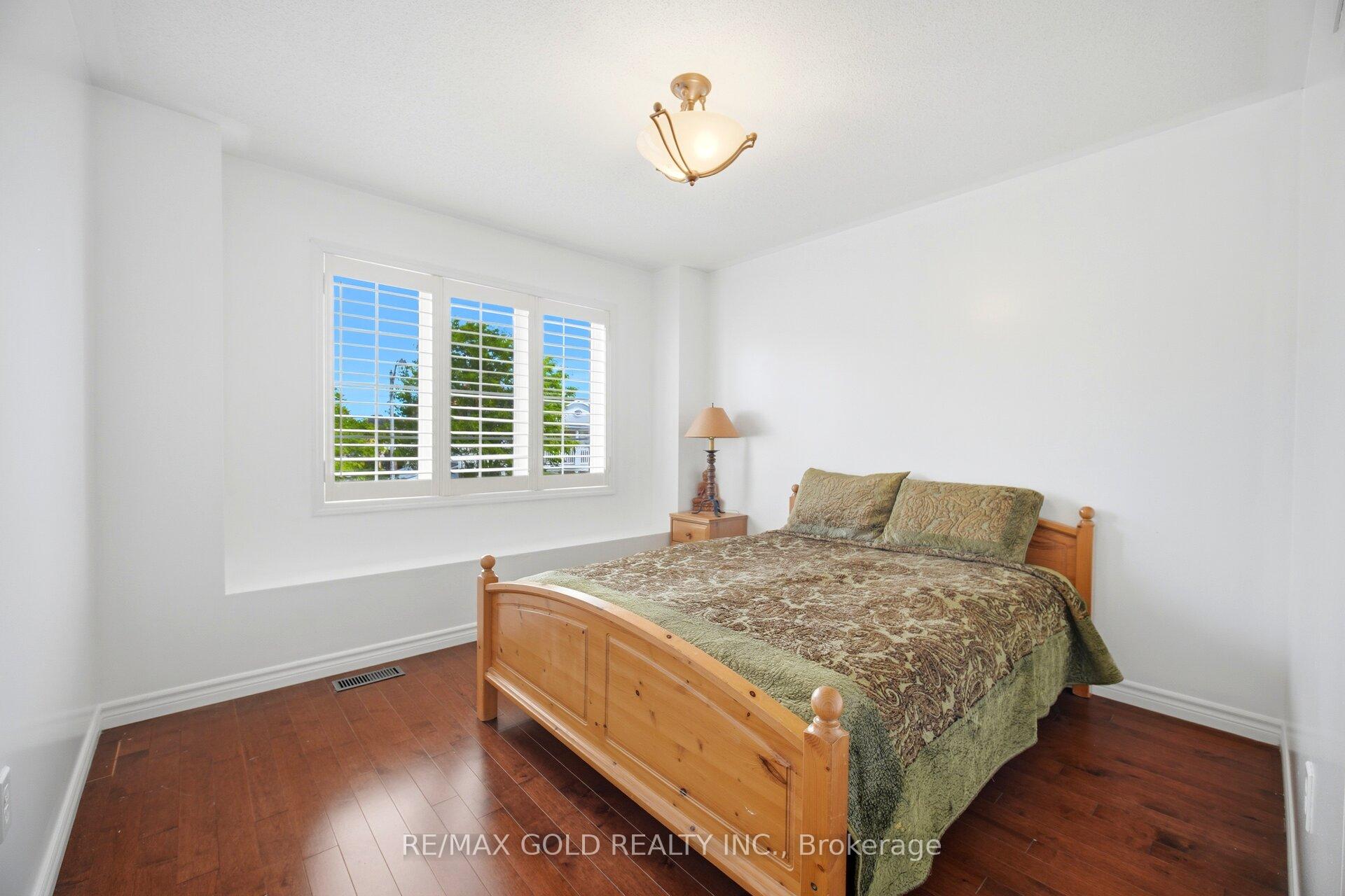 Photo 37 of 13 Alboreto Way, Brampton, Credit Valley — HOMEH