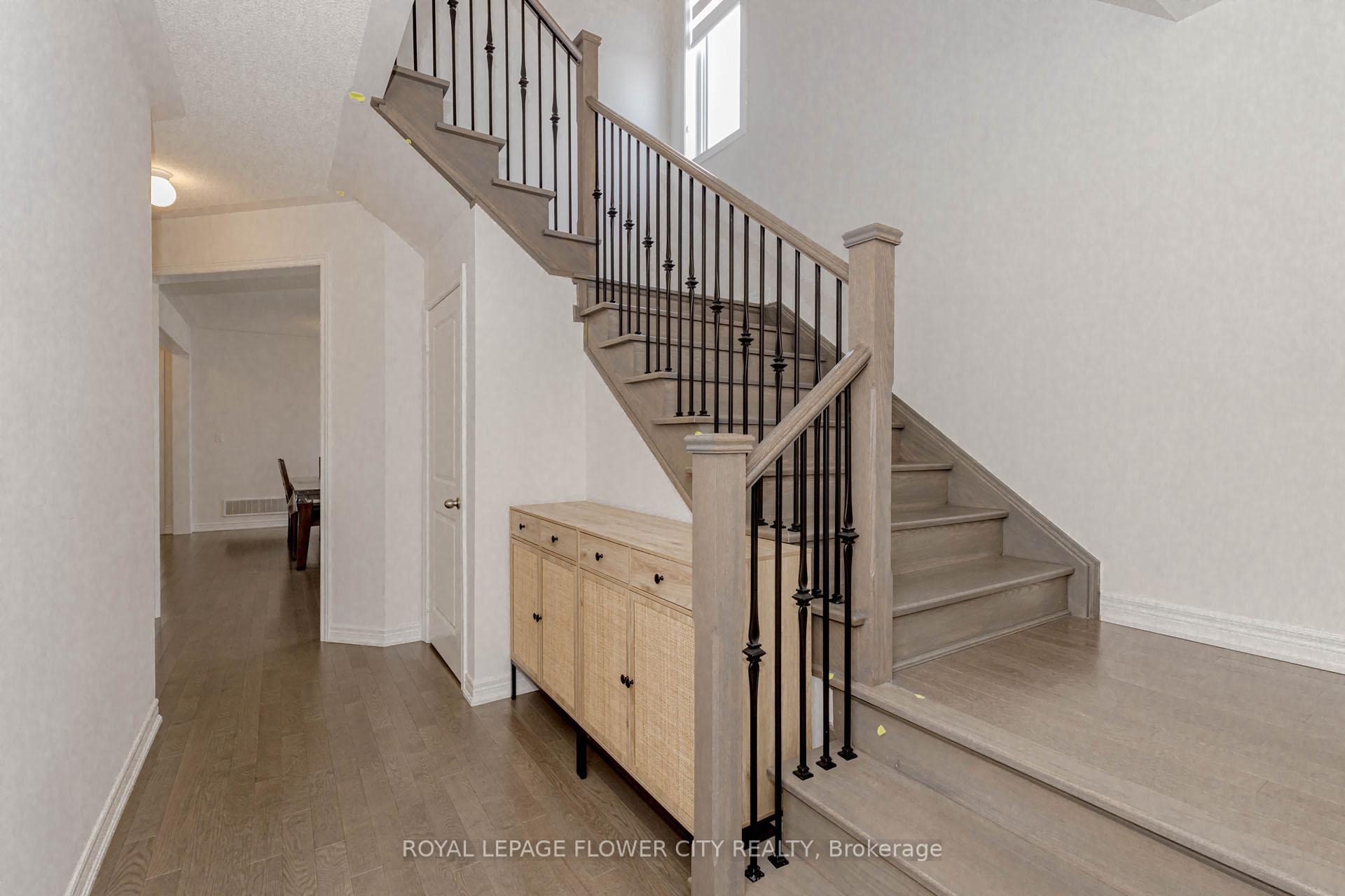 Photo 4 of 226 Chippewa Avenue, Shelburne — HOMEH