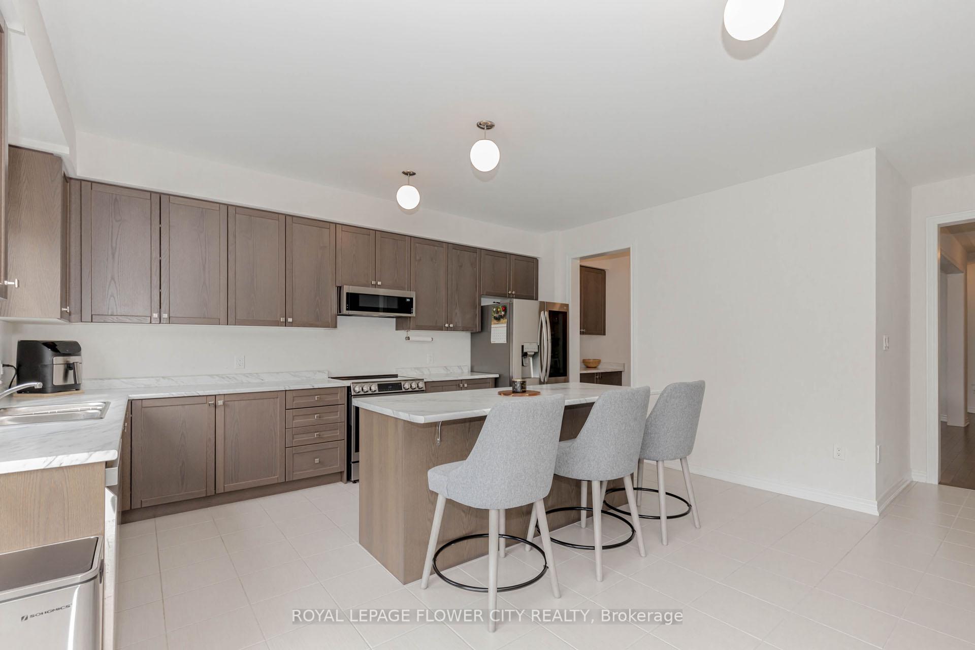 Photo 9 of 226 Chippewa Avenue, Shelburne — HOMEH