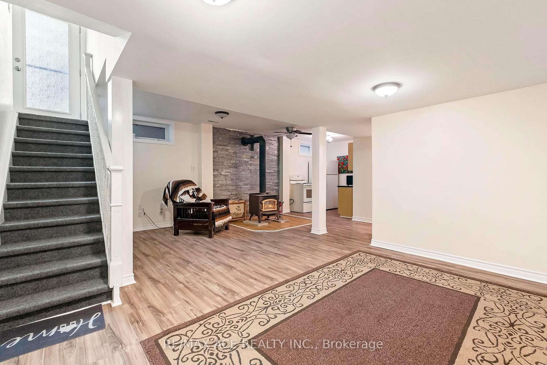 Photo 18 of 11 Maple Lane, Caledon, Palgrave — HOMEH
