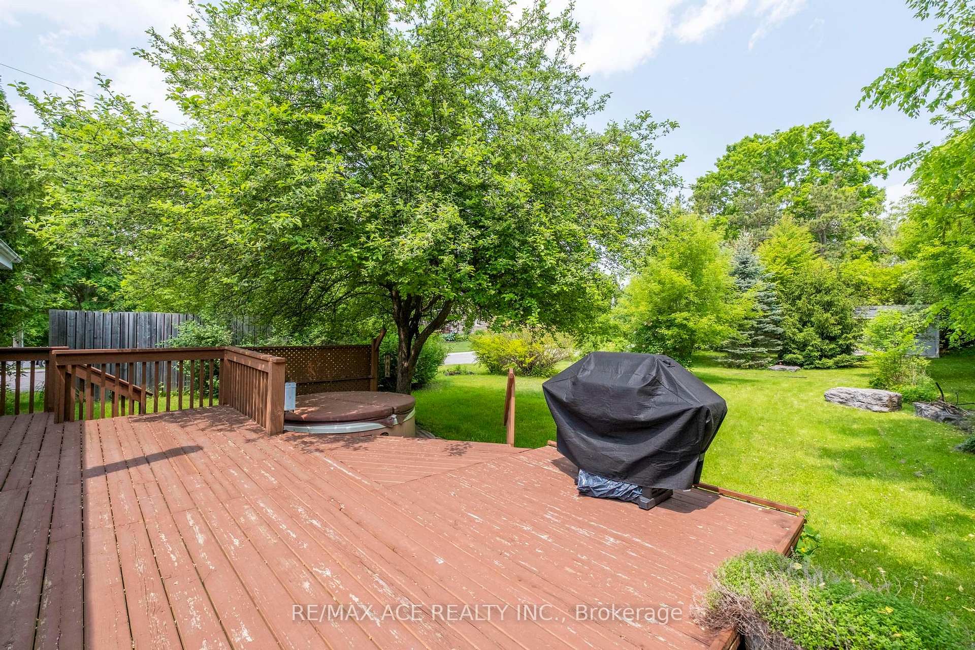Photo 27 of 11 Maple Lane, Caledon, Palgrave — HOMEH