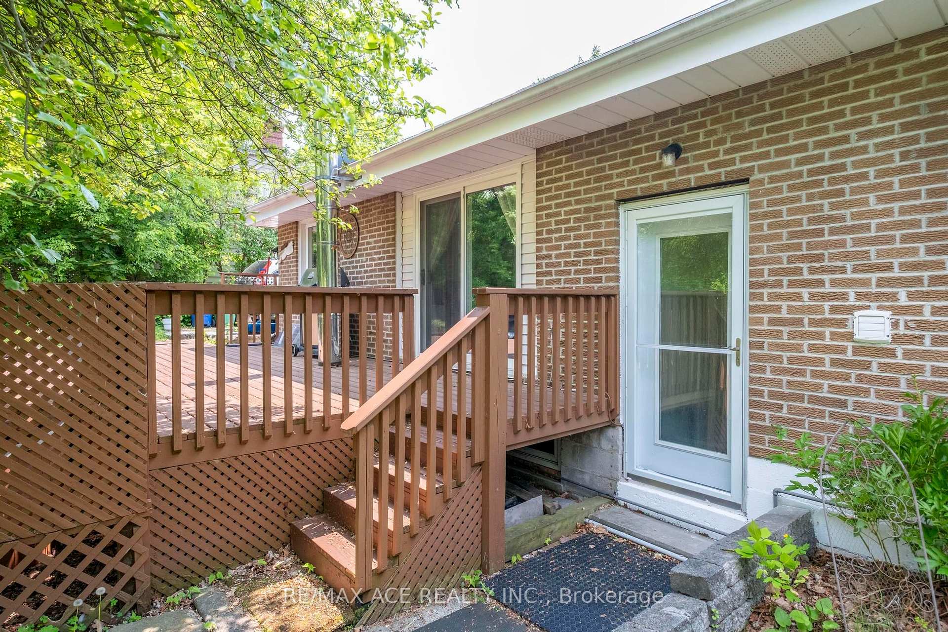 Photo 28 of 11 Maple Lane, Caledon, Palgrave — HOMEH