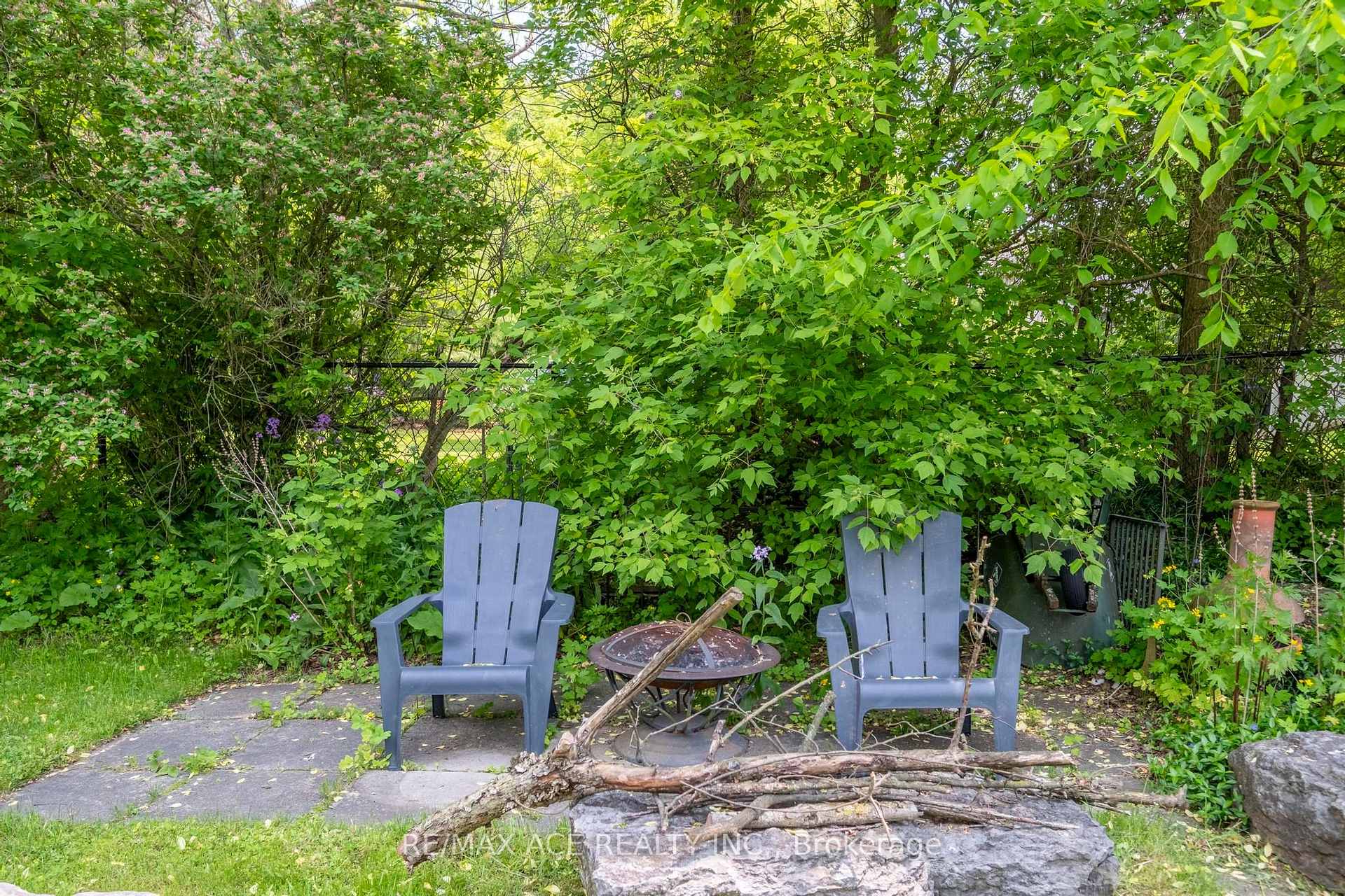 Photo 30 of 11 Maple Lane, Caledon, Palgrave — HOMEH