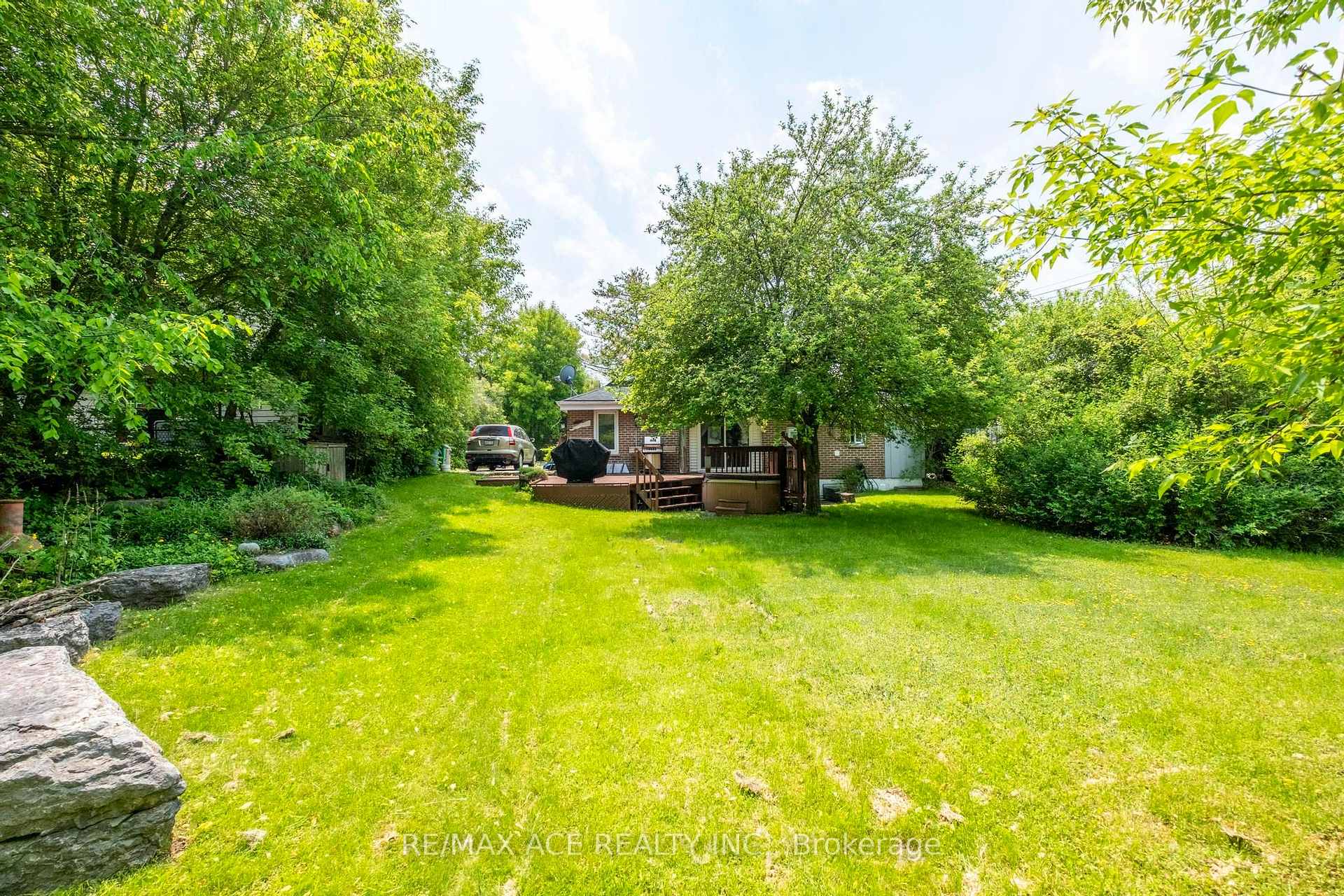 Photo 31 of 11 Maple Lane, Caledon, Palgrave — HOMEH