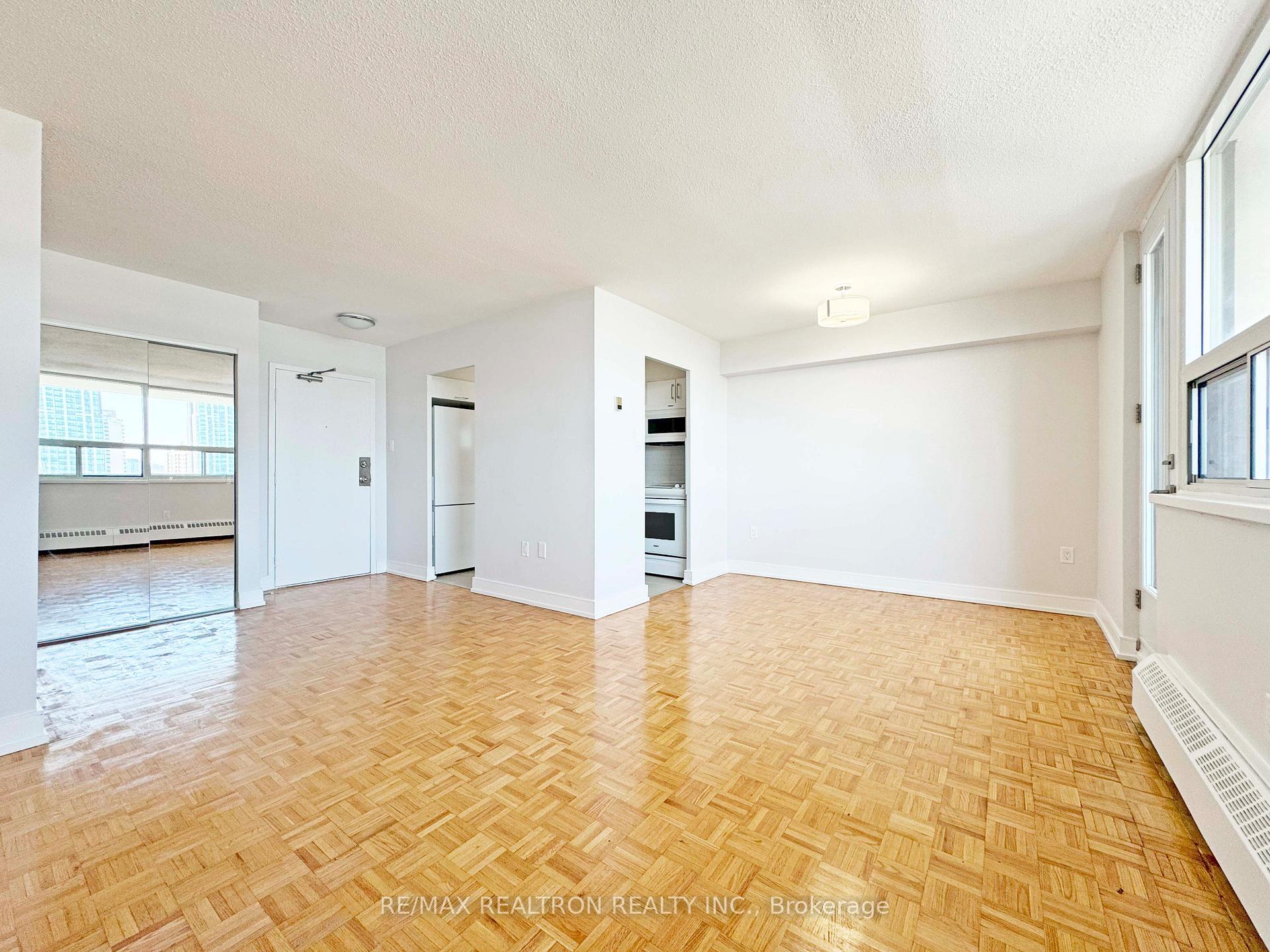Photo 3 of Unit 1208, 1500 Bathurst Street, Toronto, Humewood-Cedarvale — HOMEH