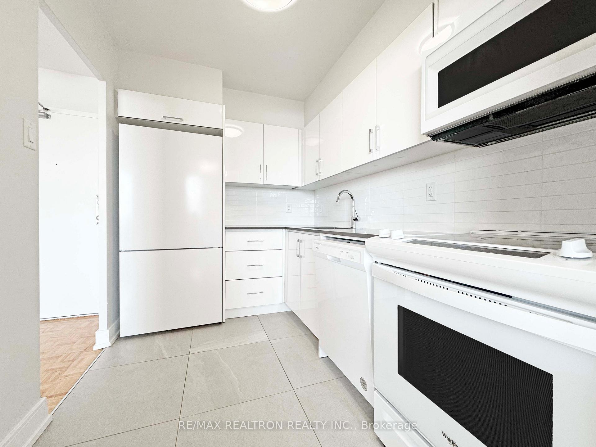 Photo 8 of Unit 1208, 1500 Bathurst Street, Toronto, Humewood-Cedarvale — HOMEH