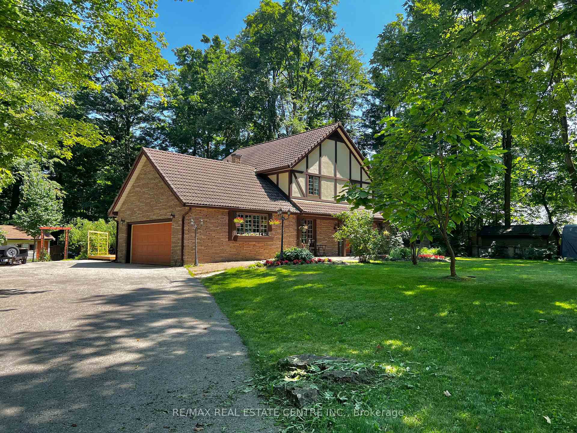 Photo 5 of 132 Birch Grove, Shelburne — HOMEH