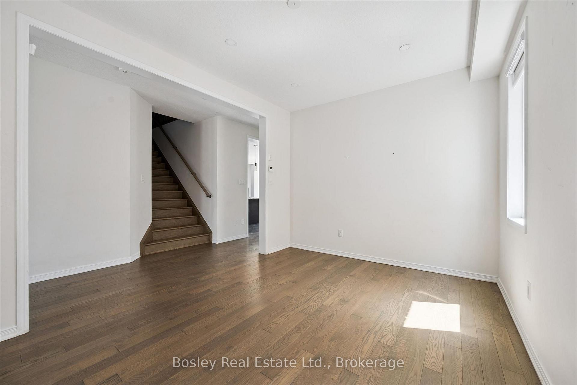 Photo 12 of 219 Dolman Street W, Woolwich, Breslau — HOMEH