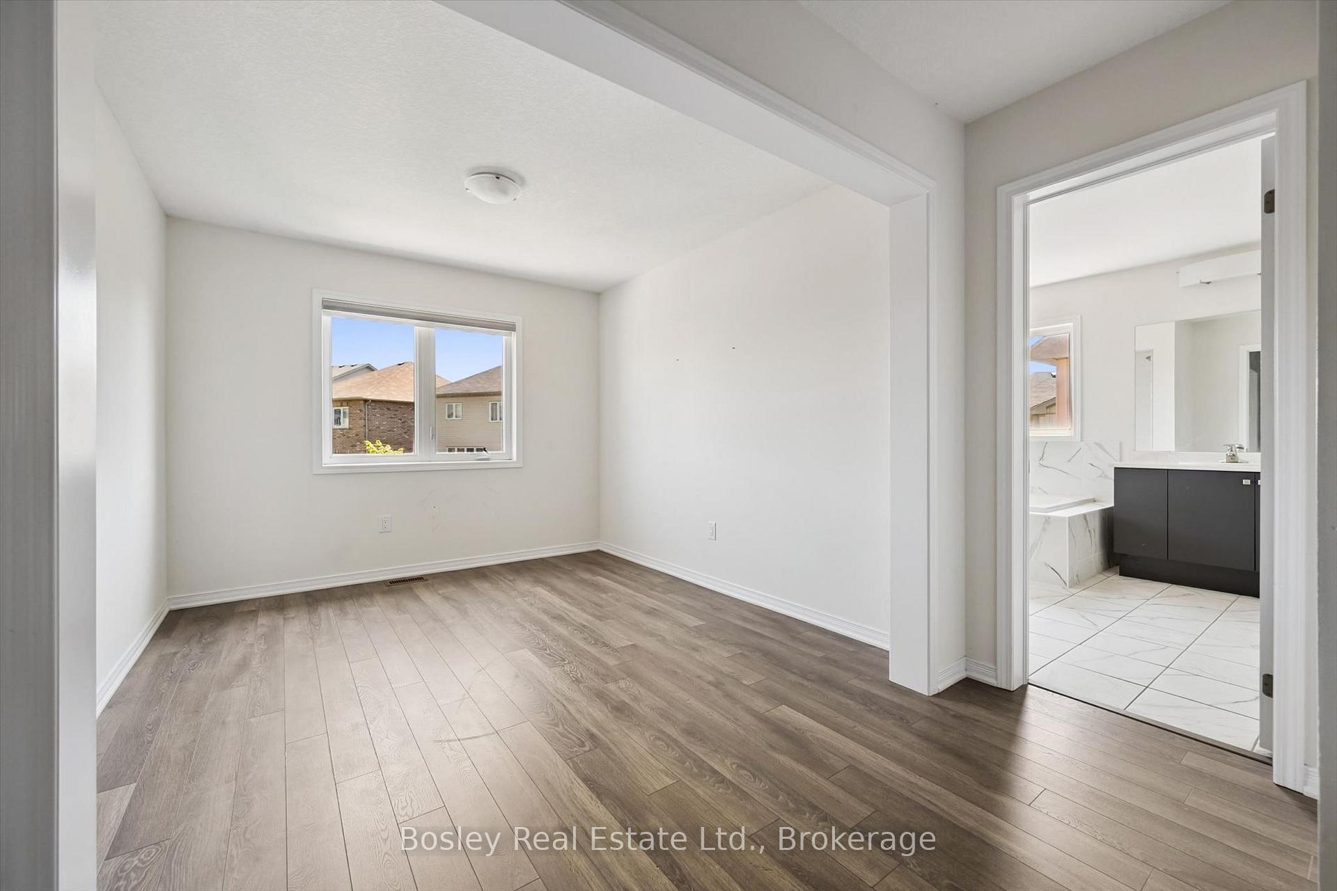 Photo 32 of 219 Dolman Street W, Woolwich, Breslau — HOMEH