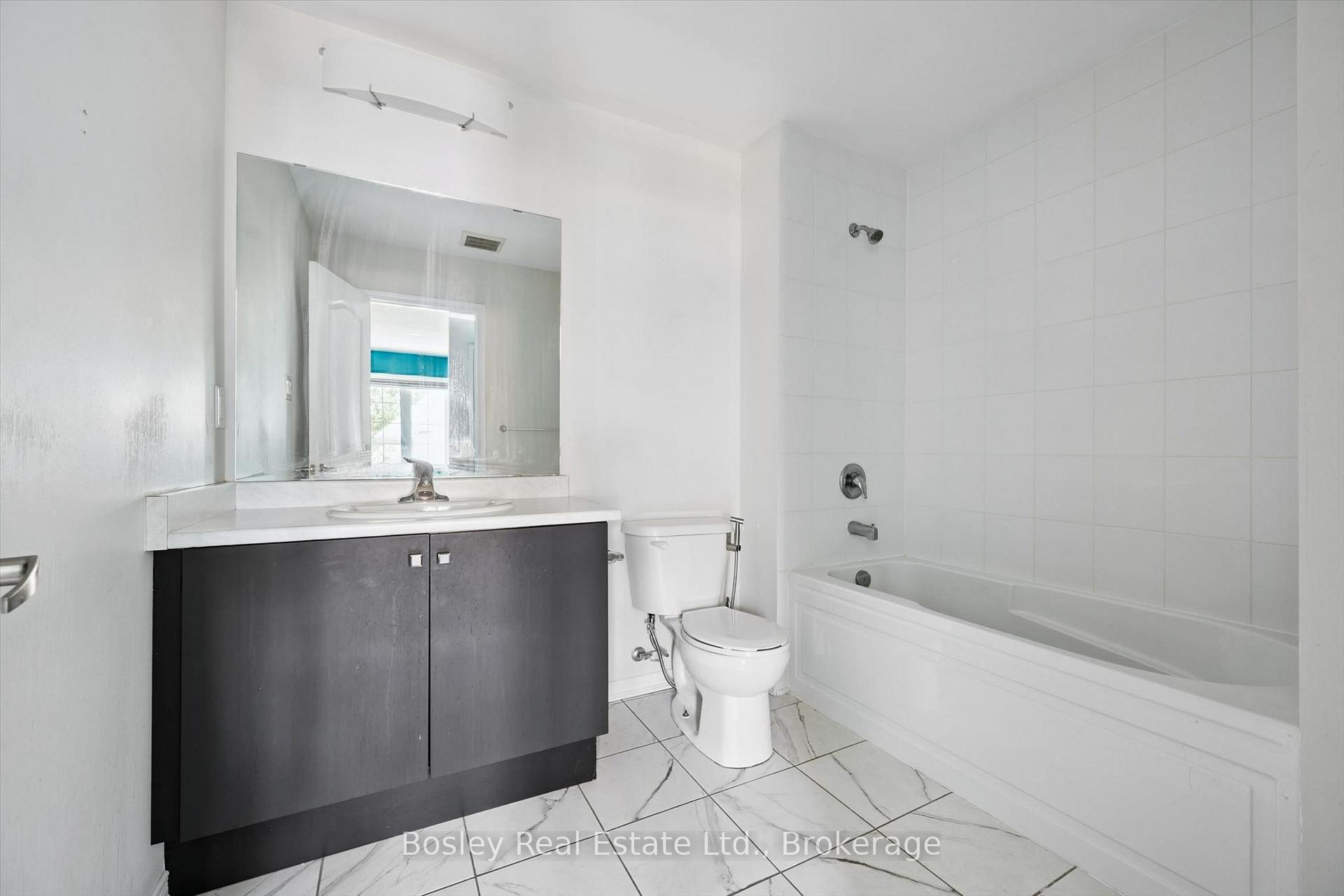 Photo 37 of 219 Dolman Street W, Woolwich, Breslau — HOMEH