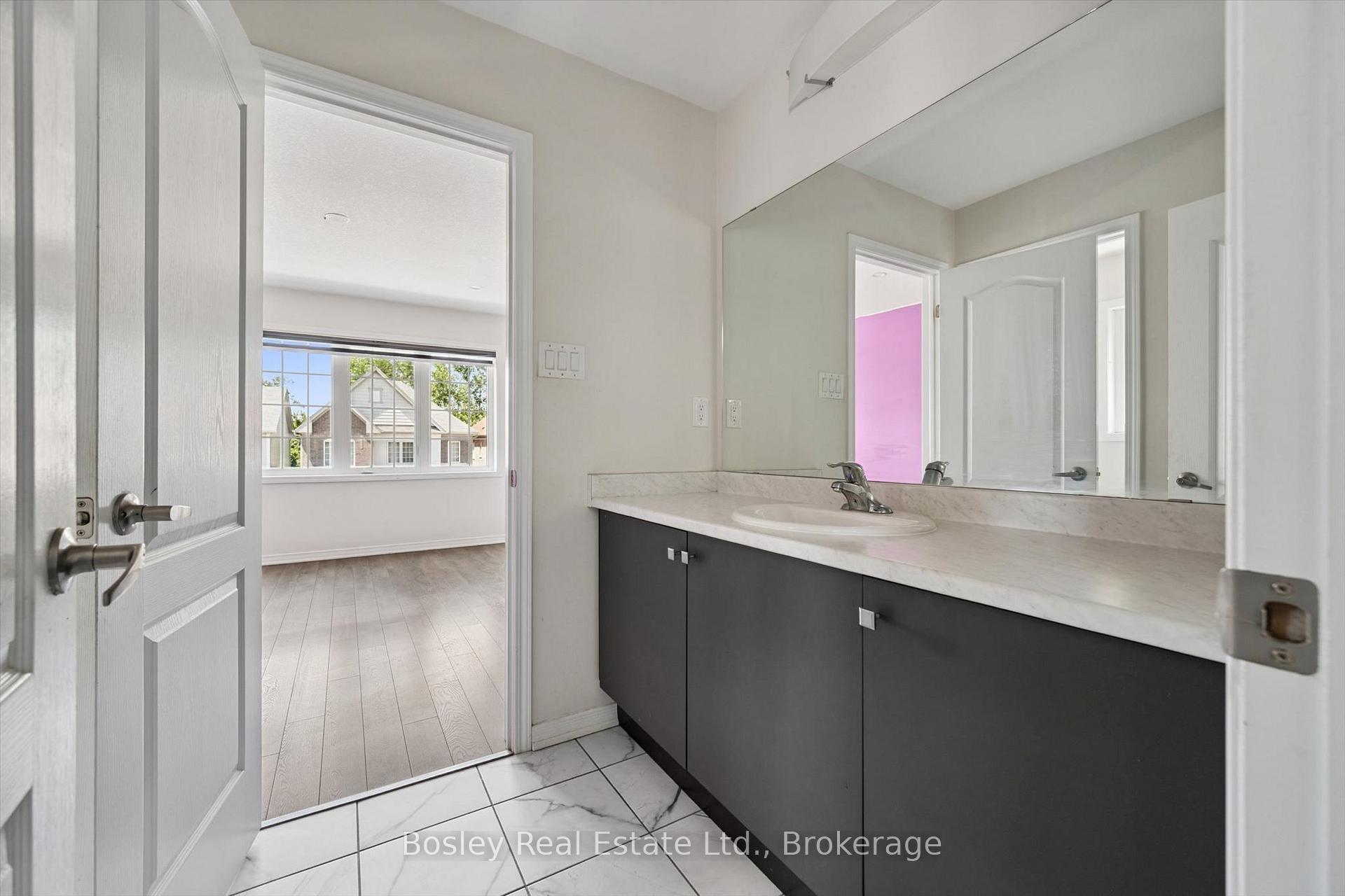 Photo 42 of 219 Dolman Street W, Woolwich, Breslau — HOMEH