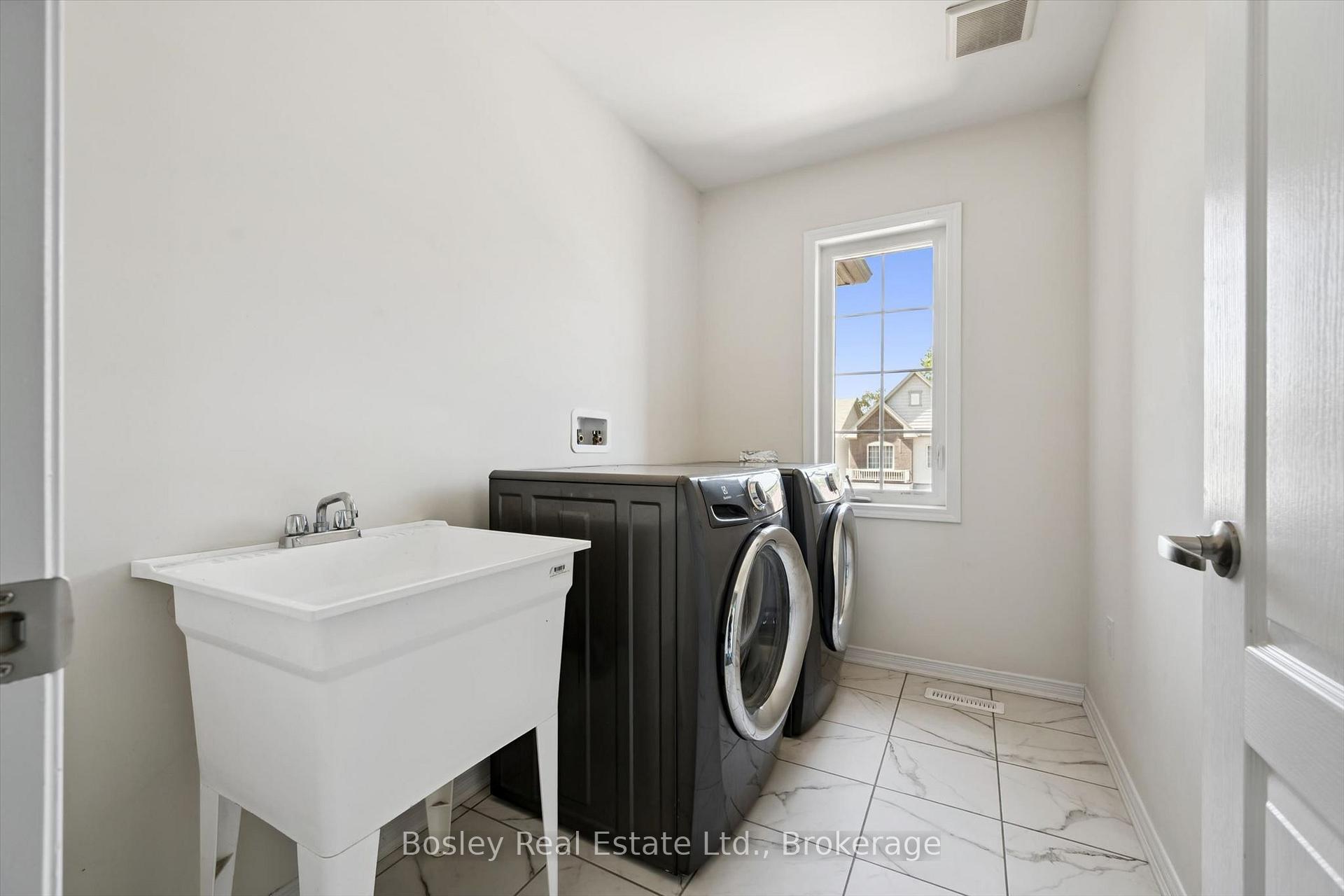 Photo 44 of 219 Dolman Street W, Woolwich, Breslau — HOMEH