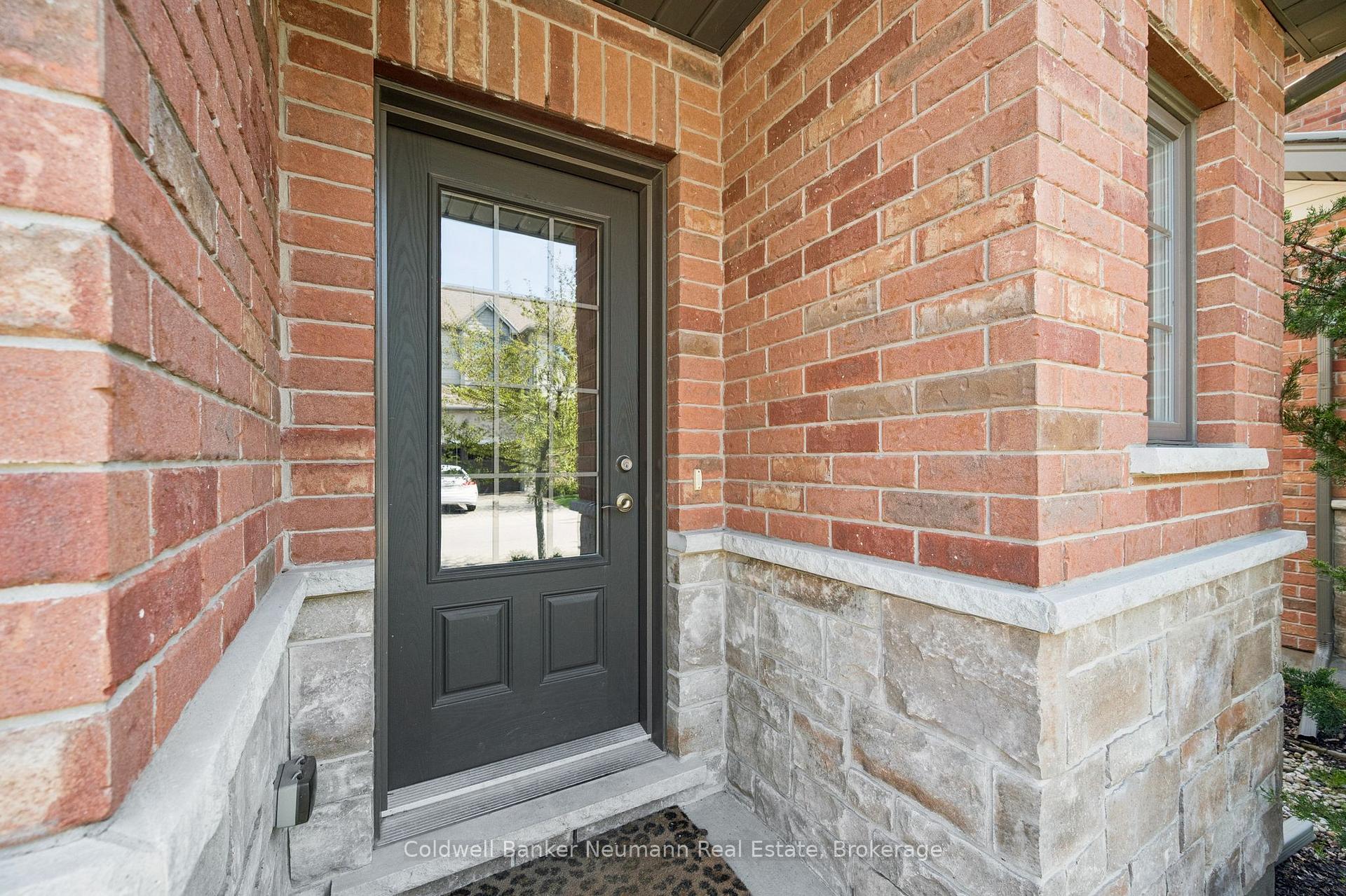 Photo 3 of Unit 28, 146 Downey Road, Guelph, Kortright Hills — HOMEH