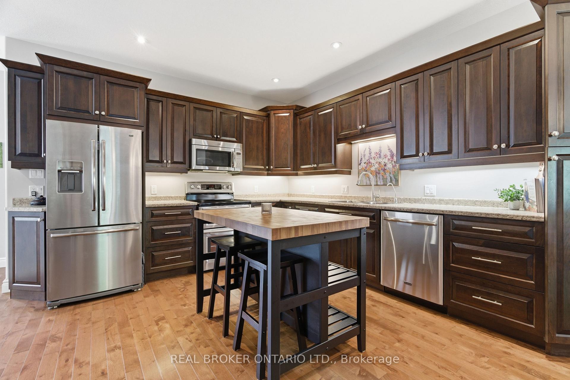 Photo 9 of 155 South Street S, Goderich, Goderich (Town) — HOMEH