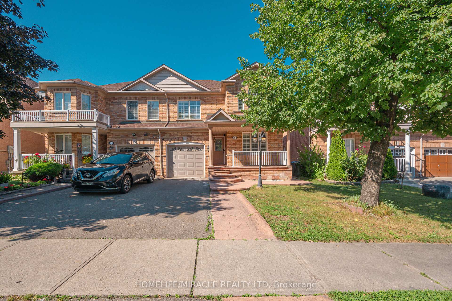 Photo 2 of 21 Topiary Lane, Brampton, Fletcher's Meadow — HOMEH