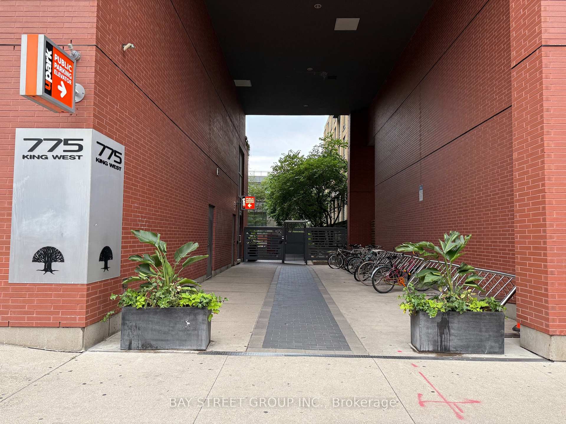 Photo 17 of Unit 418, 775 King Street W, Toronto, Niagara — HOMEH