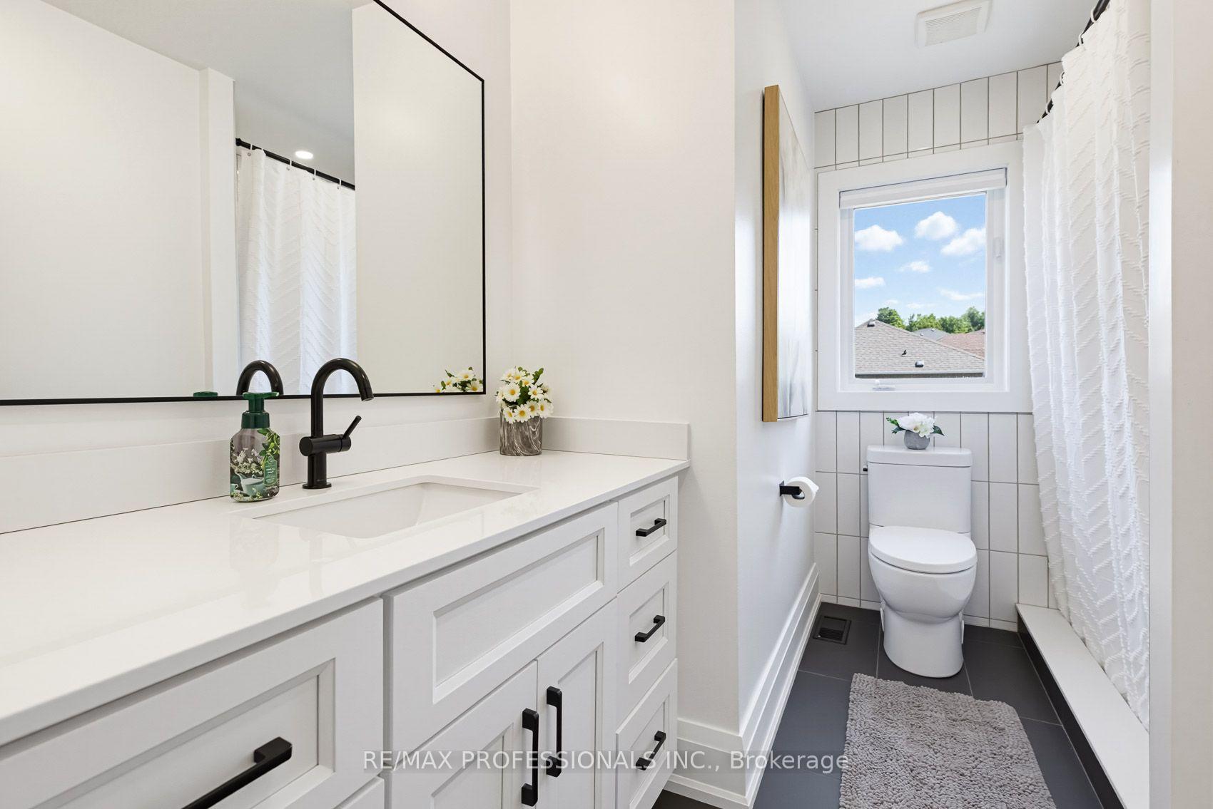Photo 30 of 80 Silvervalley Drive, Caledon, Bolton North — HOMEH