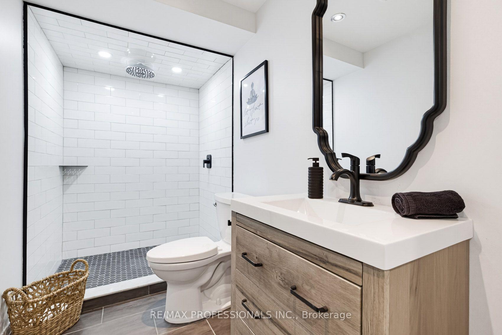 Photo 36 of 80 Silvervalley Drive, Caledon, Bolton North — HOMEH