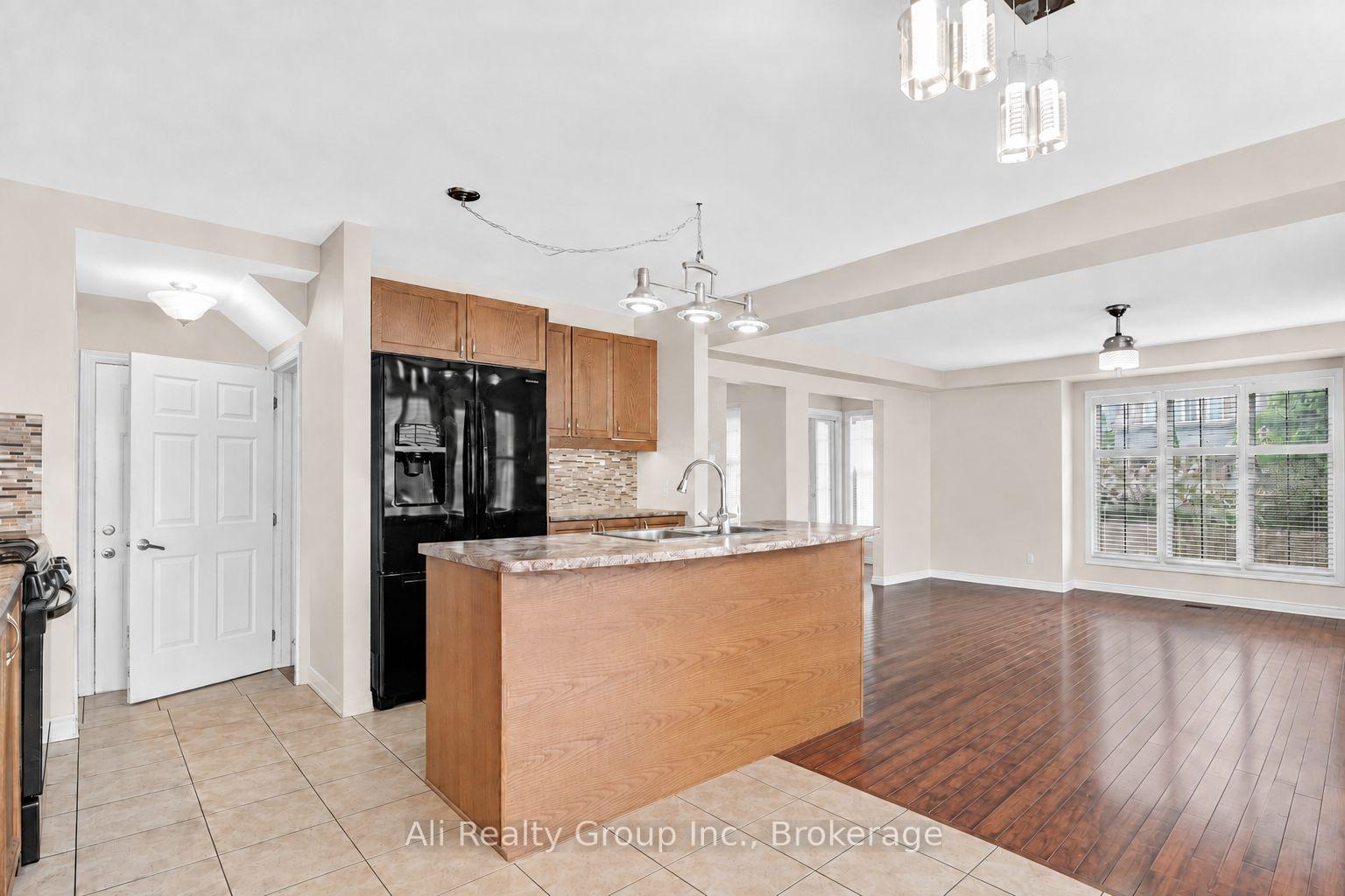 Photo 7 of 3022 Freshwater Way, Ottawa, Barrhaven - Half Moon Bay — HOMEH