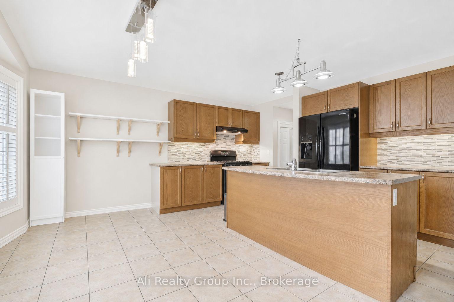 Photo 9 of 3022 Freshwater Way, Ottawa, Barrhaven - Half Moon Bay — HOMEH
