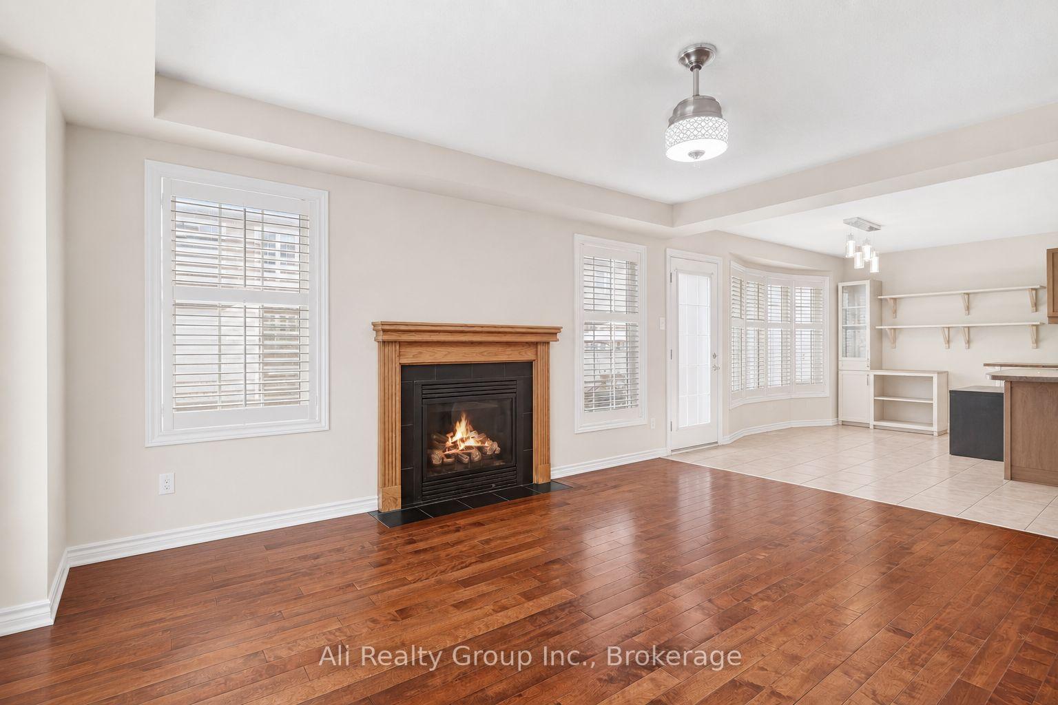 Photo 4 of 3022 Freshwater Way, Ottawa, Barrhaven - Half Moon Bay — HOMEH