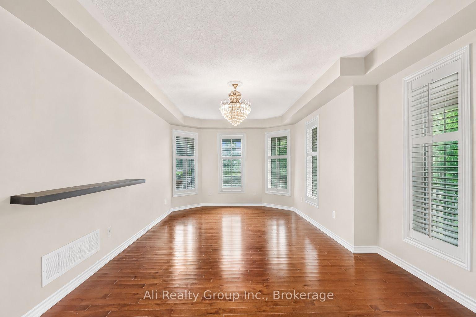 Photo 5 of 3022 Freshwater Way, Ottawa, Barrhaven - Half Moon Bay — HOMEH