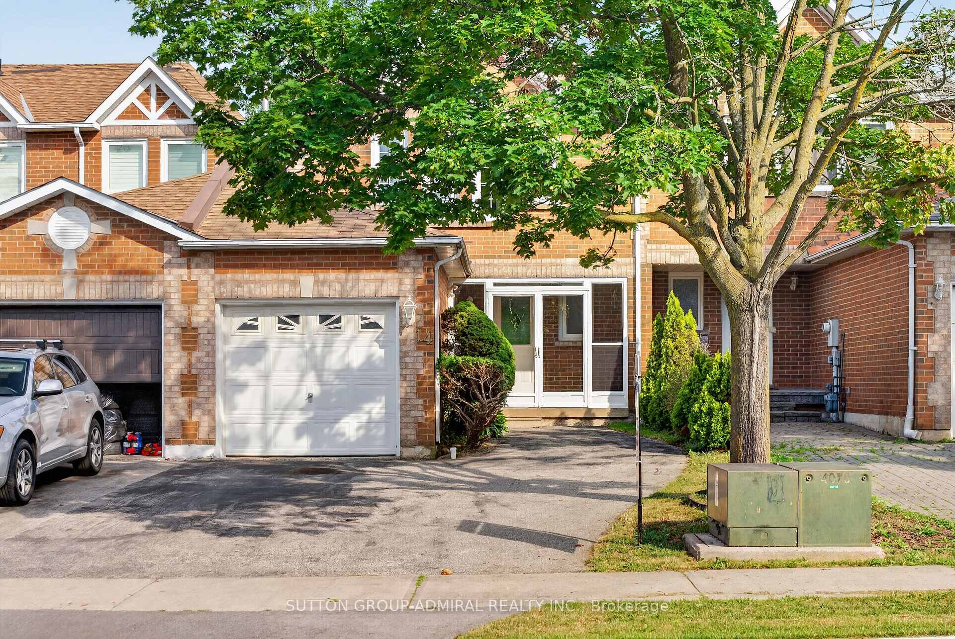 Photo 2 of 14 Mullis Crescent, Brampton, Fletcher's West — HOMEH