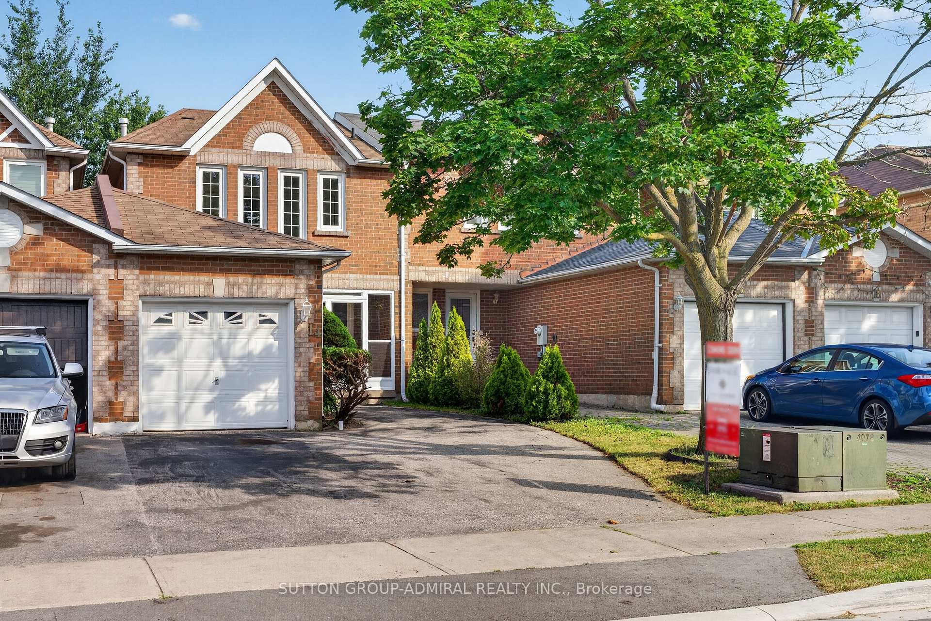 Photo 3 of 14 Mullis Crescent, Brampton, Fletcher's West — HOMEH
