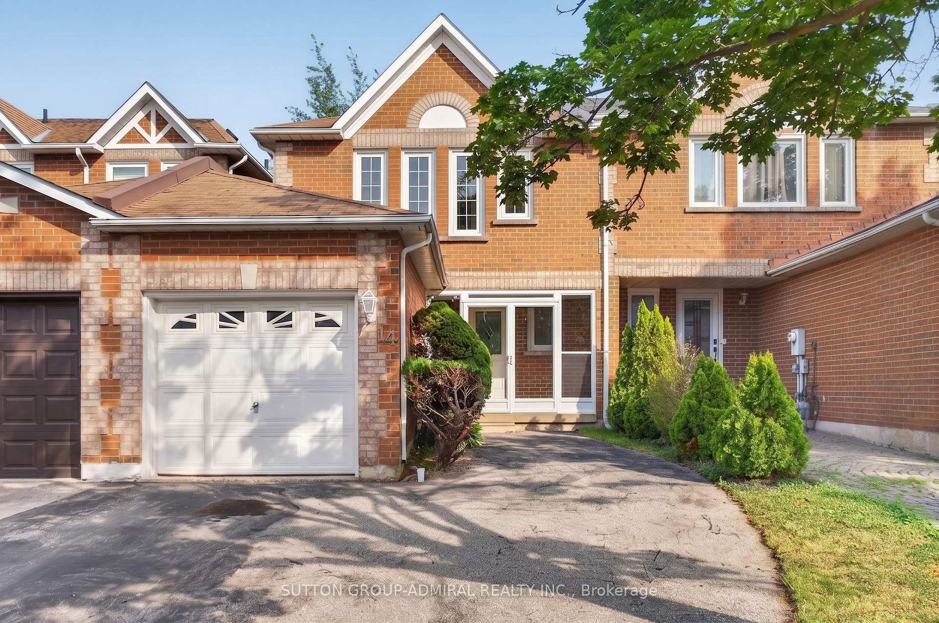 Photo 4 of 14 Mullis Crescent, Brampton, Fletcher's West — HOMEH