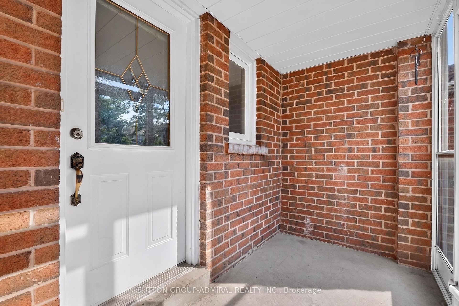 Photo 7 of 14 Mullis Crescent, Brampton, Fletcher's West — HOMEH