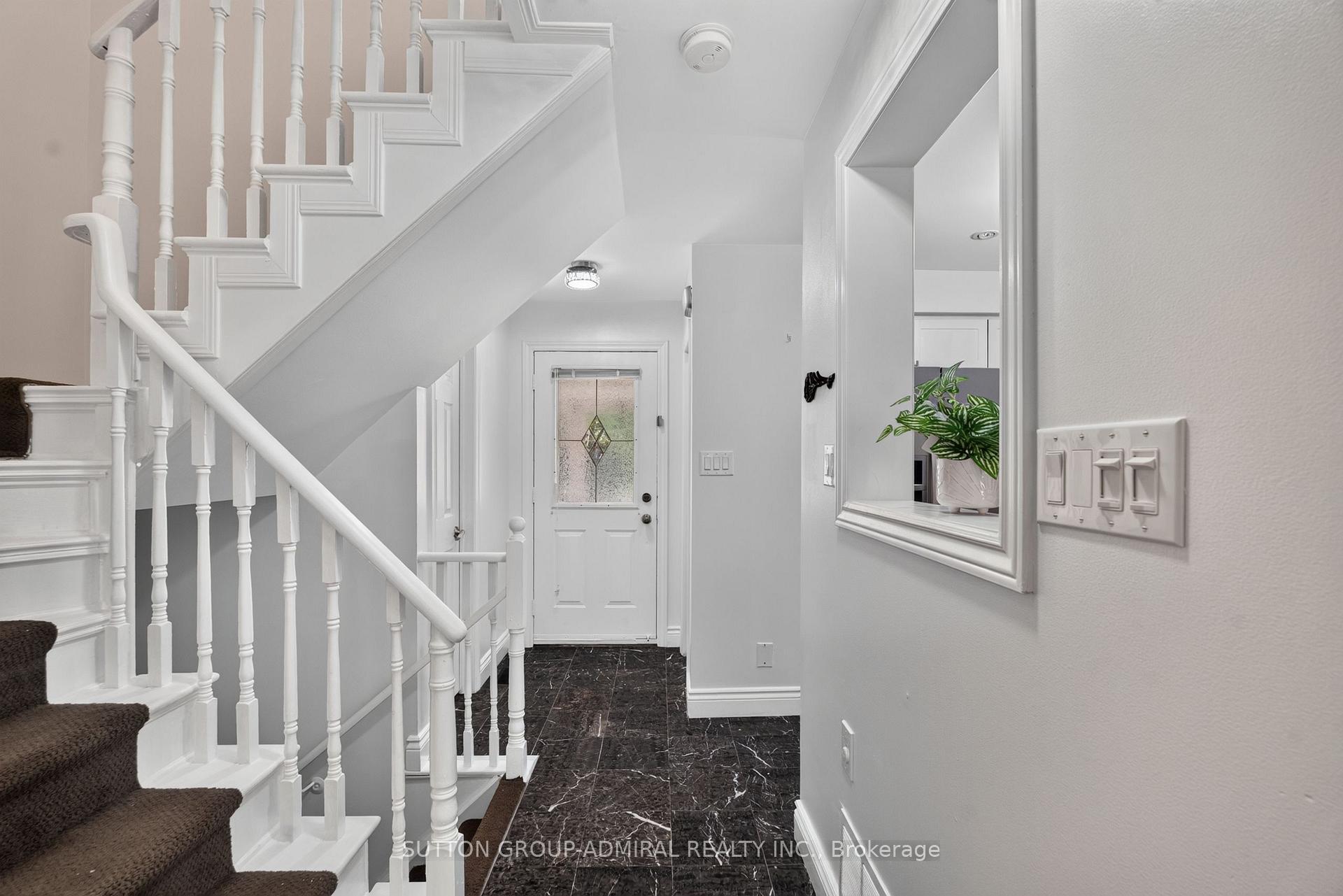 Photo 9 of 14 Mullis Crescent, Brampton, Fletcher's West — HOMEH