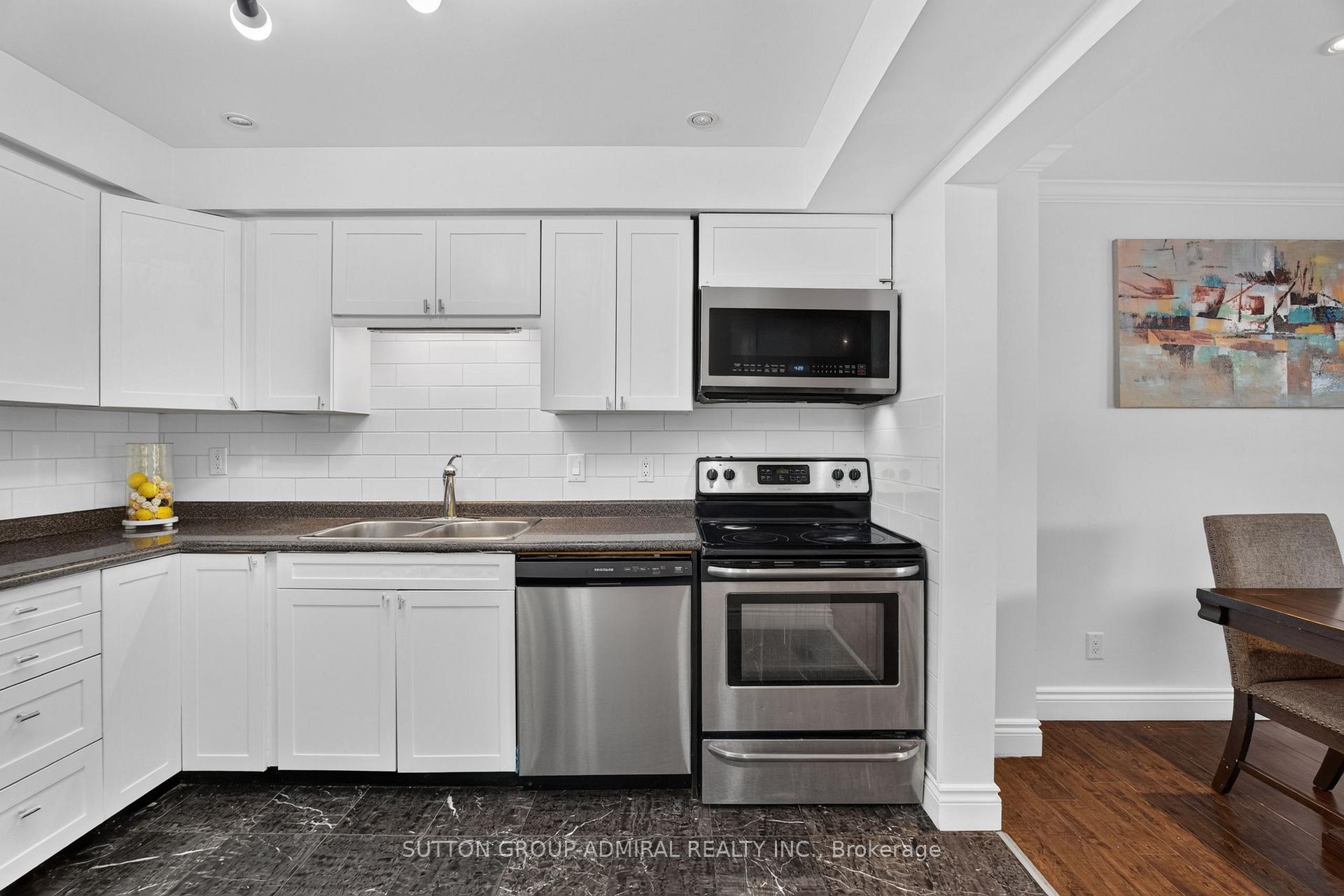 Photo 11 of 14 Mullis Crescent, Brampton, Fletcher's West — HOMEH