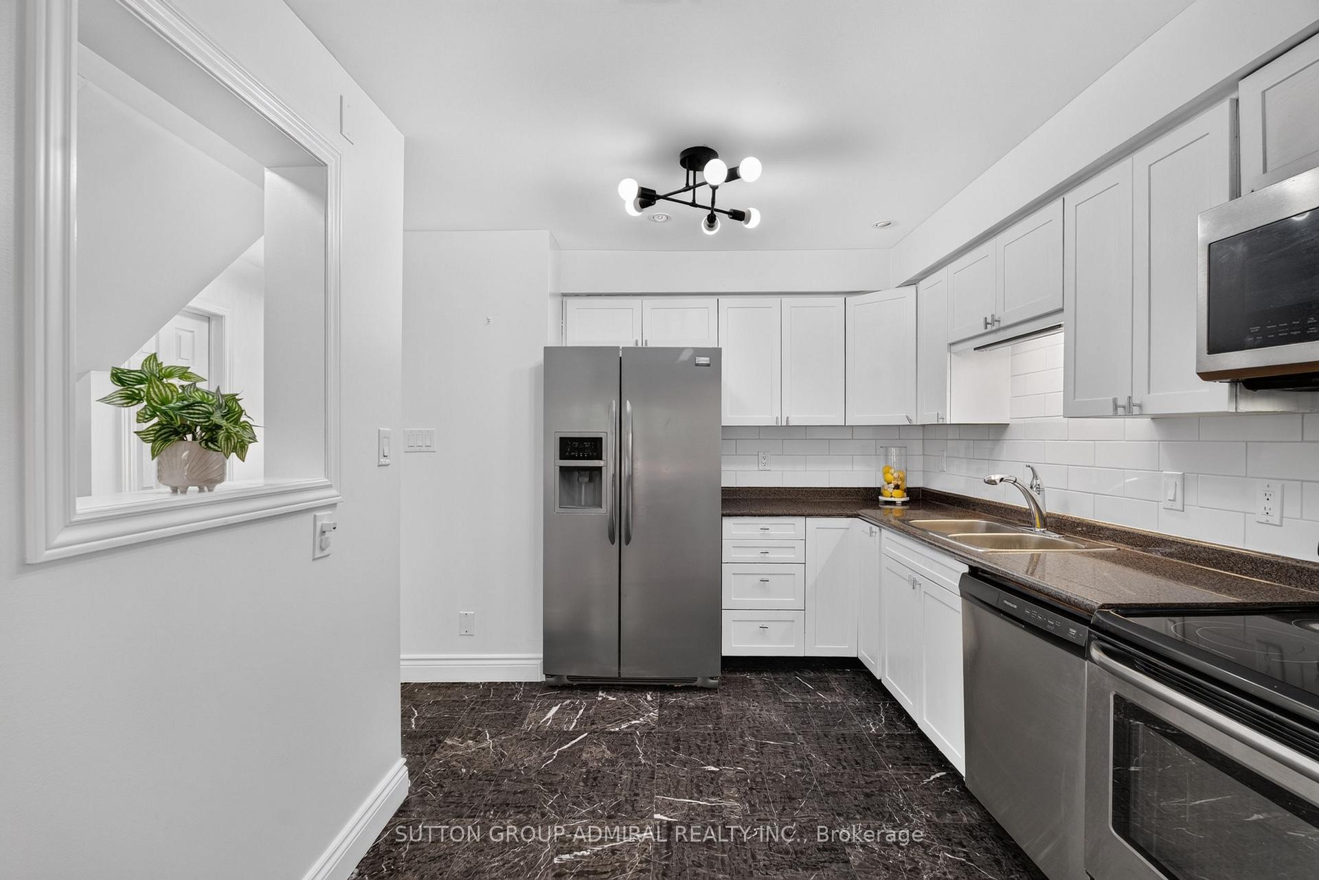 Photo 13 of 14 Mullis Crescent, Brampton, Fletcher's West — HOMEH