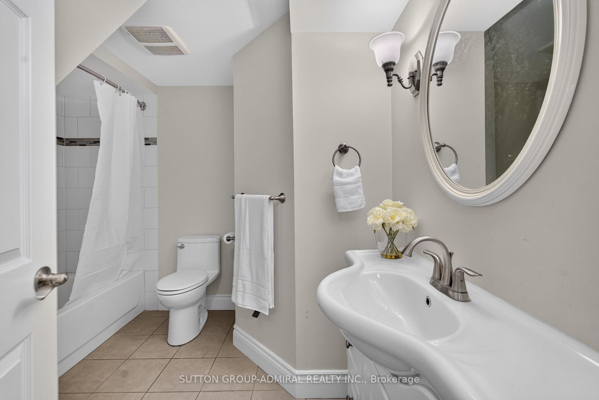 Photo 31 of 14 Mullis Crescent, Brampton, Fletcher's West — HOMEH