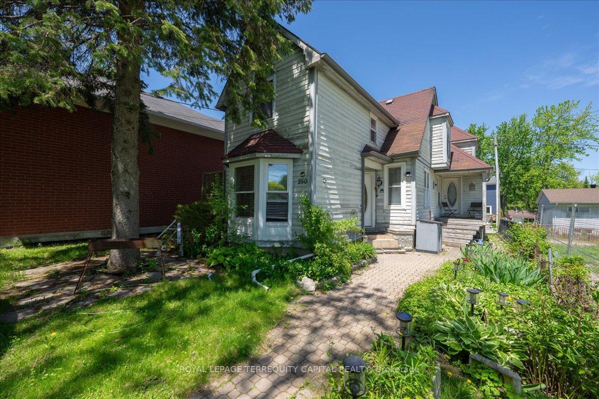 Photo 2 of 260 Douglas Road, Richmond Hill, Oak Ridges Lake Wilcox — HOMEH