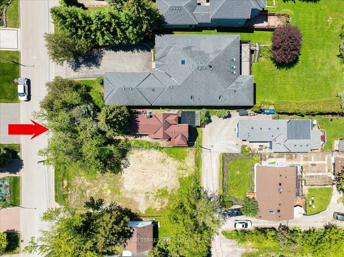 Photo 4 of 260 Douglas Road, Richmond Hill, Oak Ridges Lake Wilcox — HOMEH