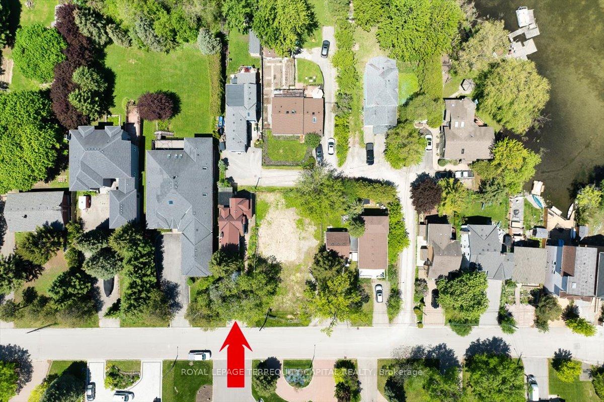 Photo 5 of 260 Douglas Road, Richmond Hill, Oak Ridges Lake Wilcox — HOMEH